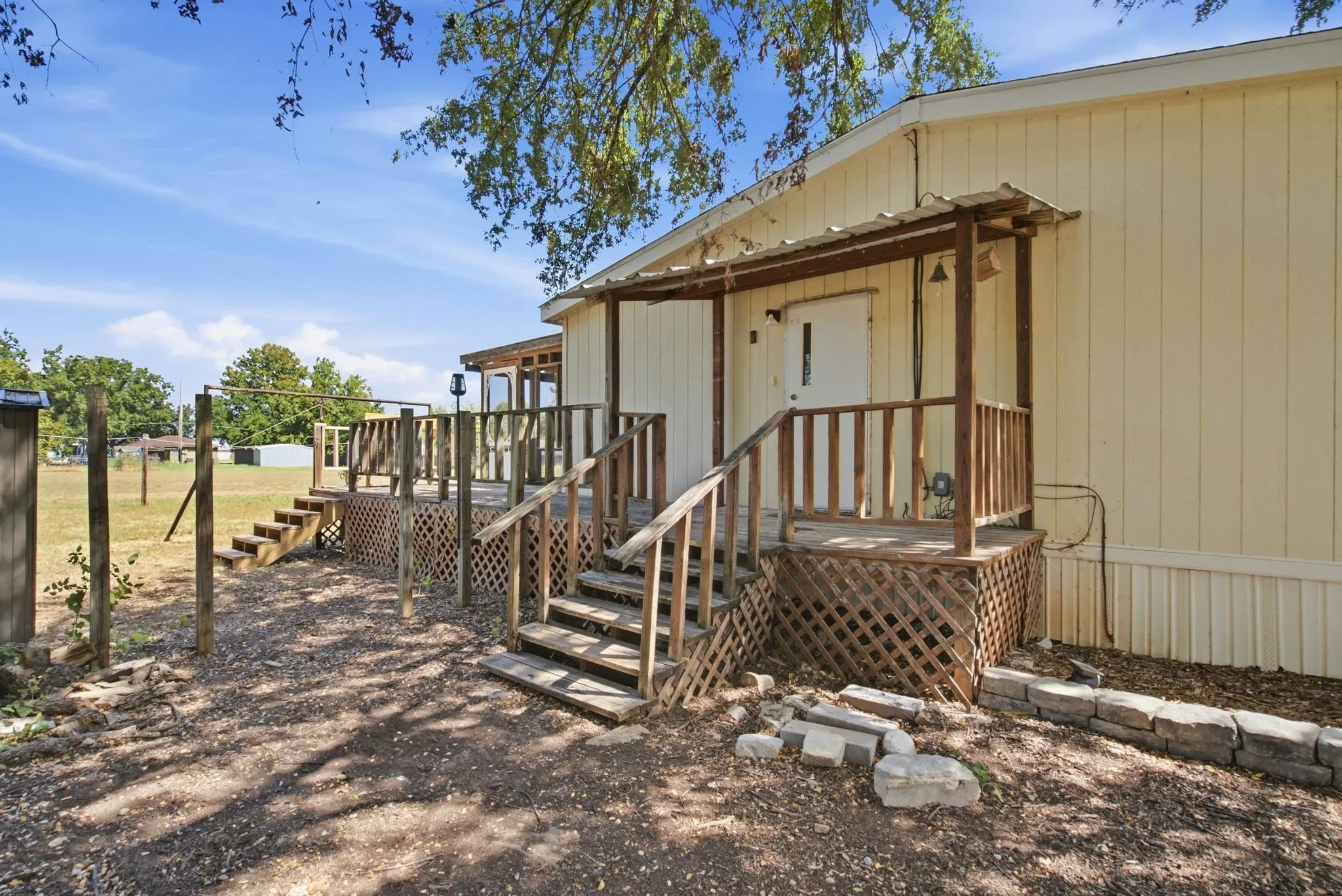Mobile Home For Sale in Hood County , 105 Apache Street, Lipan, Texas 76462, 4 Bedroom, 3 Bathroom, Garage spaces, 2,280 Sqft, built in 2002, mls#21390128, Real Estate Agent in Lipan, Homes For Sale in Hood county, Homes For Sale in Lipan, Realtor in Lipan Texas, Real Estate Brokerage Independent Realty Texas, Luminita Cordes Realtor