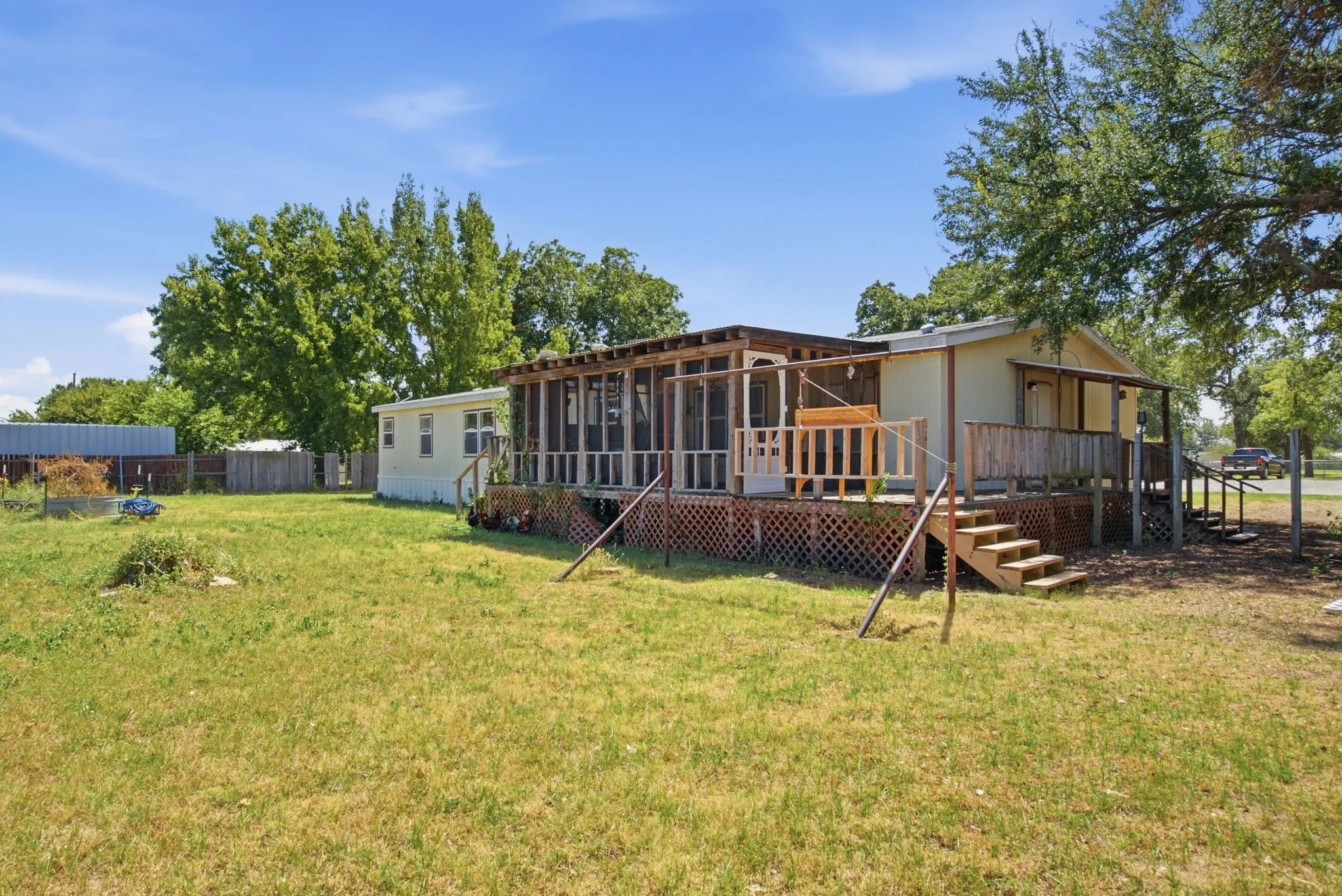 Mobile Home For Sale in Hood County , 105 Apache Street, Lipan, Texas 76462, 4 Bedroom, 3 Bathroom, Garage spaces, 2,280 Sqft, built in 2002, mls#21390128, Real Estate Agent in Lipan, Homes For Sale in Hood county, Homes For Sale in Lipan, Realtor in Lipan Texas, Real Estate Brokerage Independent Realty Texas, Luminita Cordes Realtor
