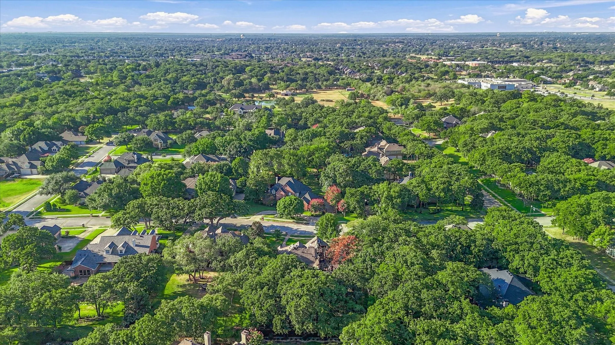 Single Family Residence For Sale in Tarrant County , 2806 Yorkshire Lane, Southlake, Texas 76092, 4 Bedroom, 3 Bathroom, 3 Garage spaces, 3,485 Sqft, built in 1997, mls#21390331, Real Estate Agent in Southlake, Homes For Sale in Tarrant county, Homes For Sale in Southlake, Realtor in Southlake Texas, Real Estate Brokerage Independent Realty Texas, Luminita Cordes Realtor