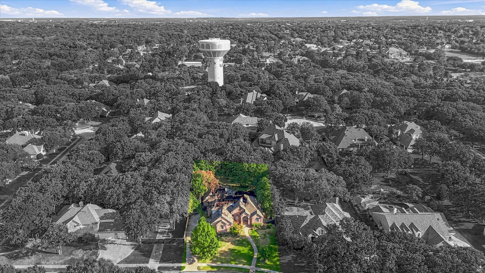 Single Family Residence For Sale in Tarrant County , 2806 Yorkshire Lane, Southlake, Texas 76092, 4 Bedroom, 3 Bathroom, 3 Garage spaces, 3,485 Sqft, built in 1997, mls#21390331, Real Estate Agent in Southlake, Homes For Sale in Tarrant county, Homes For Sale in Southlake, Realtor in Southlake Texas, Real Estate Brokerage Independent Realty Texas, Luminita Cordes Realtor