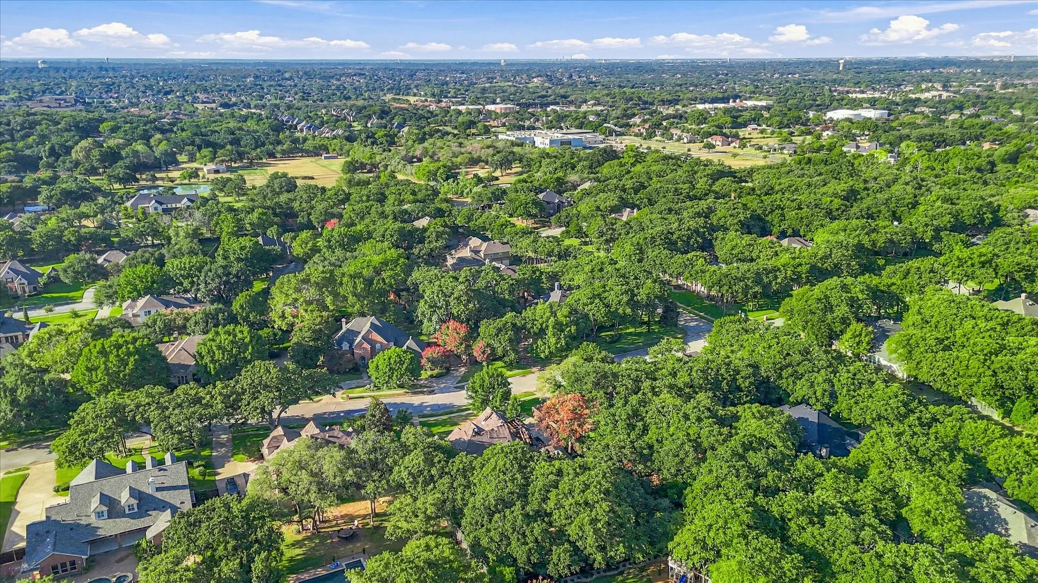Single Family Residence For Sale in Tarrant County , 2806 Yorkshire Lane, Southlake, Texas 76092, 4 Bedroom, 3 Bathroom, 3 Garage spaces, 3,485 Sqft, built in 1997, mls#21390331, Real Estate Agent in Southlake, Homes For Sale in Tarrant county, Homes For Sale in Southlake, Realtor in Southlake Texas, Real Estate Brokerage Independent Realty Texas, Luminita Cordes Realtor