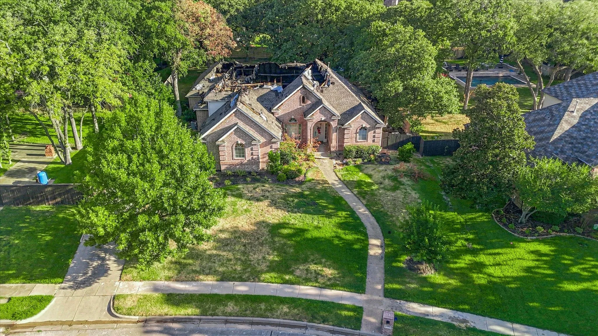 Single Family Residence For Sale in Tarrant County , 2806 Yorkshire Lane, Southlake, Texas 76092, 4 Bedroom, 3 Bathroom, 3 Garage spaces, 3,485 Sqft, built in 1997, mls#21390331, Real Estate Agent in Southlake, Homes For Sale in Tarrant county, Homes For Sale in Southlake, Realtor in Southlake Texas, Real Estate Brokerage Independent Realty Texas, Luminita Cordes Realtor