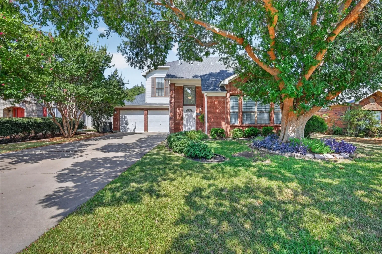 Single Family Residence For Sale in Denton County , 1632 Fuqua Drive, Flower Mound, Texas 75028, 3 Bedroom, 3 Bathroom, 2 Garage spaces, 2,141 Sqft, built in 1987, mls#21385731, Real Estate Agent in Flower Mound, Homes For Sale in Denton county, Homes For Sale in Flower Mound, Realtor in Flower Mound Texas, Real Estate Brokerage Independent Realty Texas, Luminita Cordes Realtor