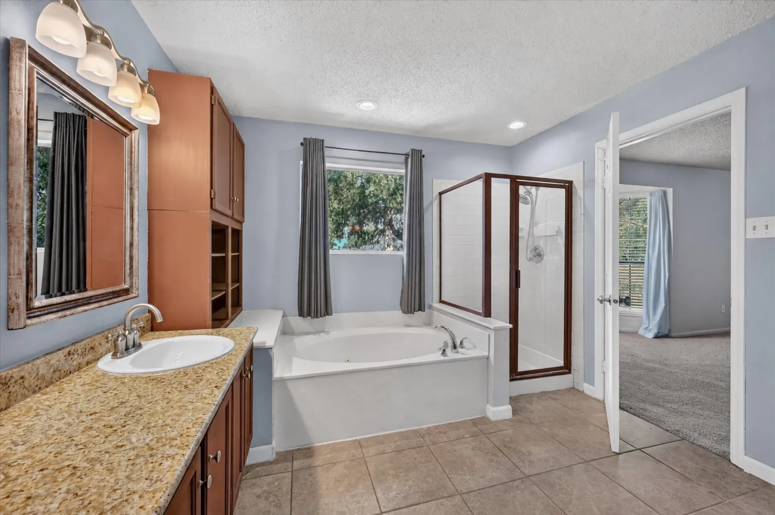 Single Family Residence For Sale in Denton County , 1632 Fuqua Drive, Flower Mound, Texas 75028, 3 Bedroom, 3 Bathroom, 2 Garage spaces, 2,141 Sqft, built in 1987, mls#21385731, Real Estate Agent in Flower Mound, Homes For Sale in Denton county, Homes For Sale in Flower Mound, Realtor in Flower Mound Texas, Real Estate Brokerage Independent Realty Texas, Luminita Cordes Realtor