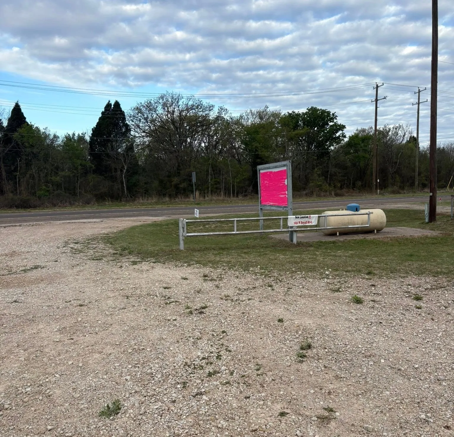 Hwy frontage on 198