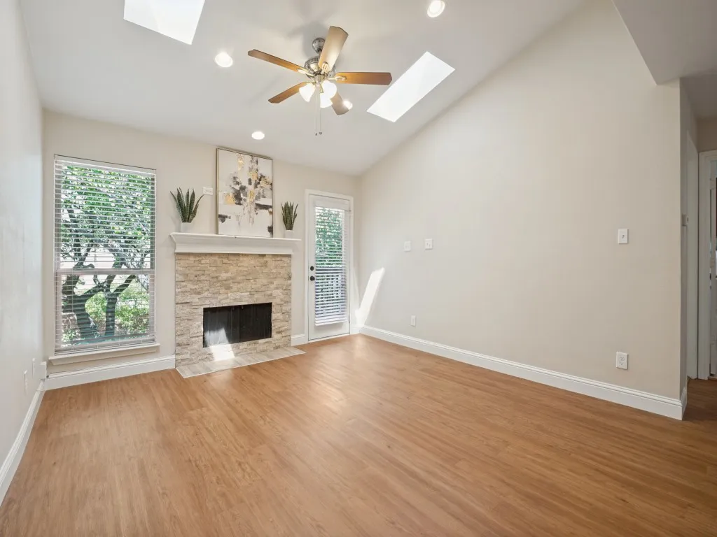 Condominium For Sale in Dallas County , 5616 Preston Oaks Road 110, Dallas, Texas 75254, 1 Bedroom, 1 Bathroom, 1 Garage spaces, 730 Sqft, built in 1981, mls#21390444, Real Estate Agent in Dallas, Homes For Sale in Dallas county, Homes For Sale in Dallas, Realtor in Dallas Texas, Real Estate Brokerage Independent Realty Texas, Luminita Cordes Realtor