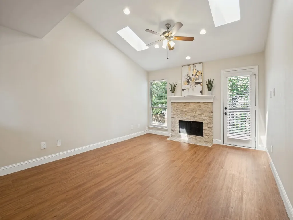 Condominium For Sale in Dallas County , 5616 Preston Oaks Road 110, Dallas, Texas 75254, 1 Bedroom, 1 Bathroom, 1 Garage spaces, 730 Sqft, built in 1981, mls#21390444, Real Estate Agent in Dallas, Homes For Sale in Dallas county, Homes For Sale in Dallas, Realtor in Dallas Texas, Real Estate Brokerage Independent Realty Texas, Luminita Cordes Realtor