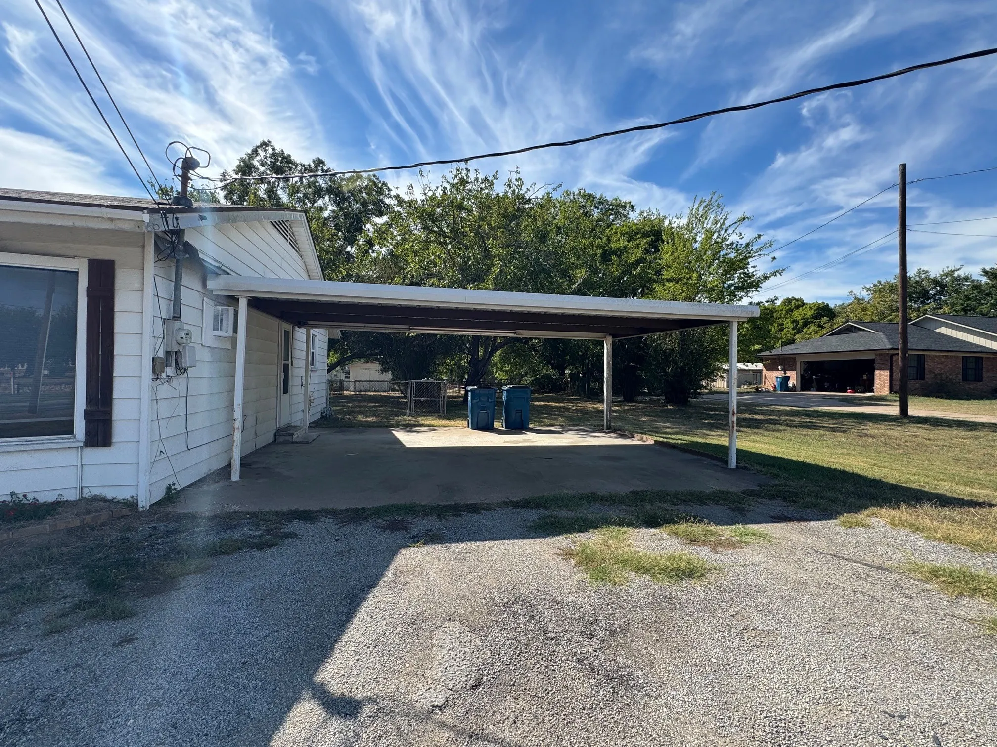 Single Family Residence For Sale in Henderson County , 401 N Terry Street, Malakoff, Texas 75148, 2 Bedroom, 2 Bathroom, Garage spaces, 1,834 Sqft, built in 1963, mls#21387345, Real Estate Agent in Malakoff, Homes For Sale in Henderson county, Homes For Sale in Malakoff, Realtor in Malakoff Texas, Real Estate Brokerage Independent Realty Texas, Luminita Cordes Realtor