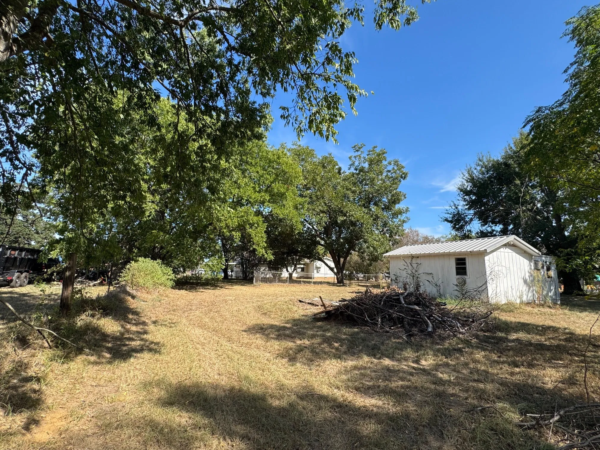 Single Family Residence For Sale in Henderson County , 401 N Terry Street, Malakoff, Texas 75148, 2 Bedroom, 2 Bathroom, Garage spaces, 1,834 Sqft, built in 1963, mls#21387345, Real Estate Agent in Malakoff, Homes For Sale in Henderson county, Homes For Sale in Malakoff, Realtor in Malakoff Texas, Real Estate Brokerage Independent Realty Texas, Luminita Cordes Realtor