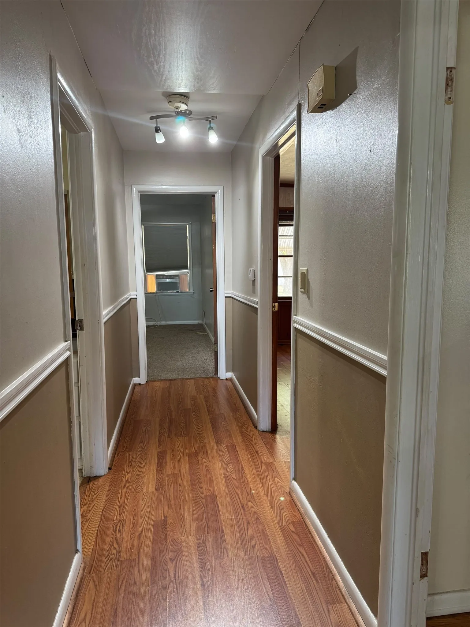 Single Family Residence For Sale in Henderson County , 401 N Terry Street, Malakoff, Texas 75148, 2 Bedroom, 2 Bathroom, Garage spaces, 1,834 Sqft, built in 1963, mls#21387345, Real Estate Agent in Malakoff, Homes For Sale in Henderson county, Homes For Sale in Malakoff, Realtor in Malakoff Texas, Real Estate Brokerage Independent Realty Texas, Luminita Cordes Realtor