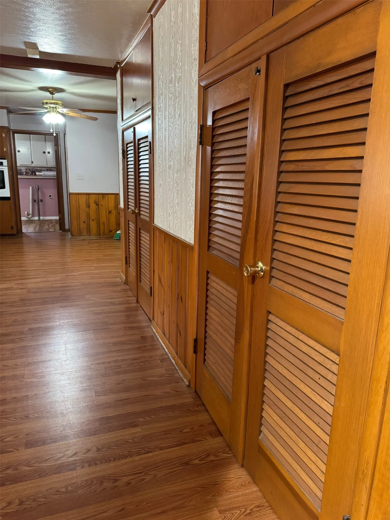 Single Family Residence For Sale in Henderson County , 401 N Terry Street, Malakoff, Texas 75148, 2 Bedroom, 2 Bathroom, Garage spaces, 1,834 Sqft, built in 1963, mls#21387345, Real Estate Agent in Malakoff, Homes For Sale in Henderson county, Homes For Sale in Malakoff, Realtor in Malakoff Texas, Real Estate Brokerage Independent Realty Texas, Luminita Cordes Realtor