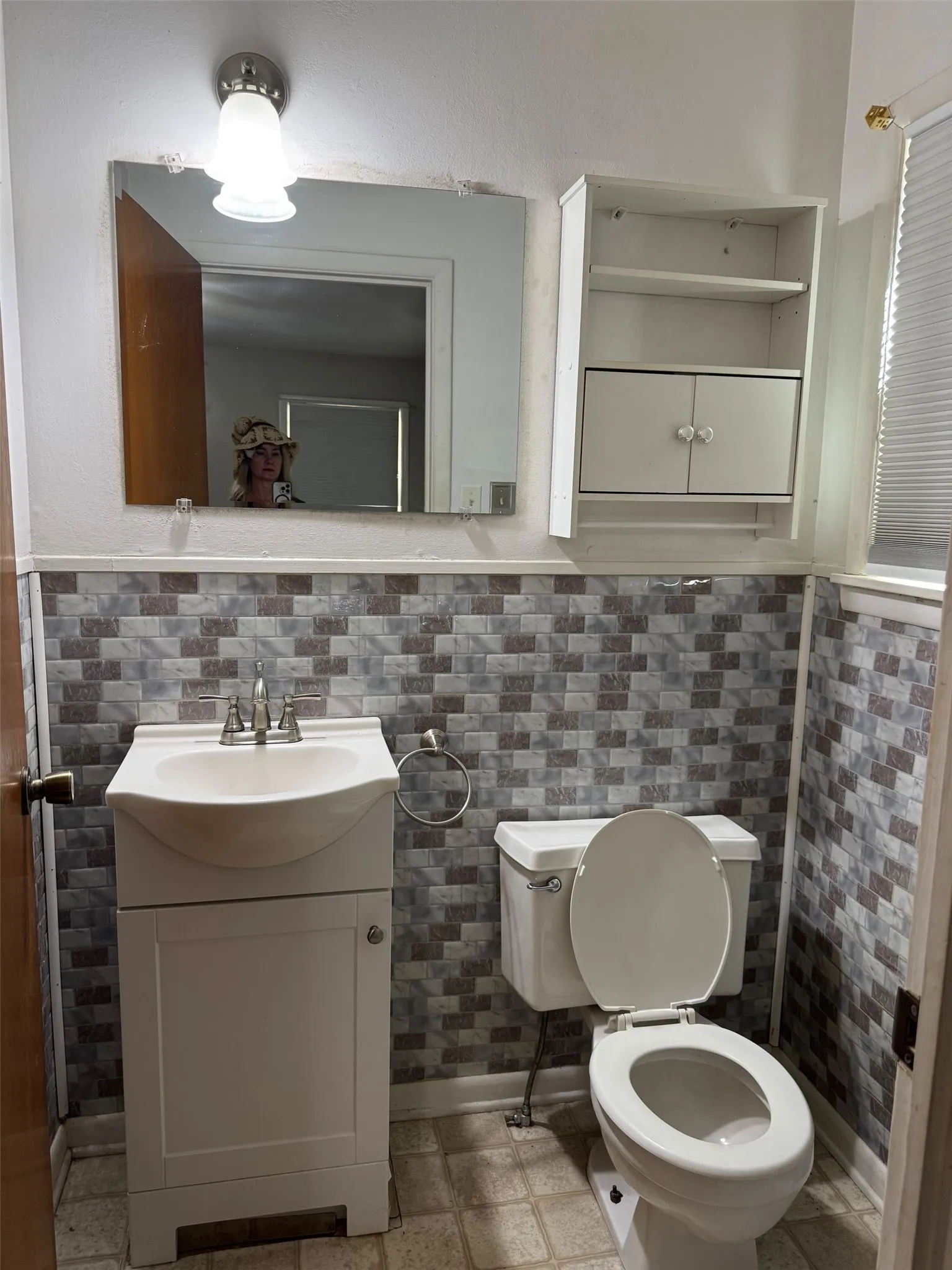 Single Family Residence For Sale in Henderson County , 401 N Terry Street, Malakoff, Texas 75148, 2 Bedroom, 2 Bathroom, Garage spaces, 1,834 Sqft, built in 1963, mls#21387345, Real Estate Agent in Malakoff, Homes For Sale in Henderson county, Homes For Sale in Malakoff, Realtor in Malakoff Texas, Real Estate Brokerage Independent Realty Texas, Luminita Cordes Realtor