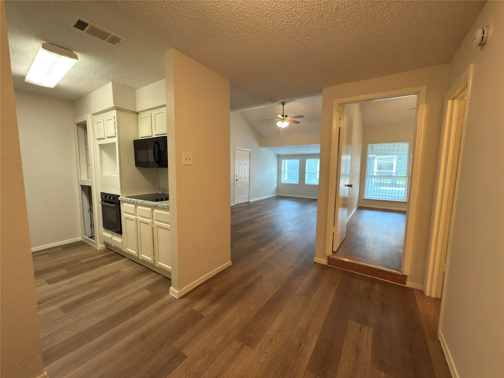 Condominium For Rent in Dallas County , 9696 Walnut Street 1917, Dallas, Texas 75243, 1 Bedroom, 1 Bathroom, Garage spaces, 730 Sqft, built in 1981, mls#21390470, Real Estate Agent in Dallas, Homes For Rent in Dallas county, Homes For Rent in Dallas, Realtor in Dallas Texas, Real Estate Brokerage Independent Realty Texas, Luminita Cordes Realtor