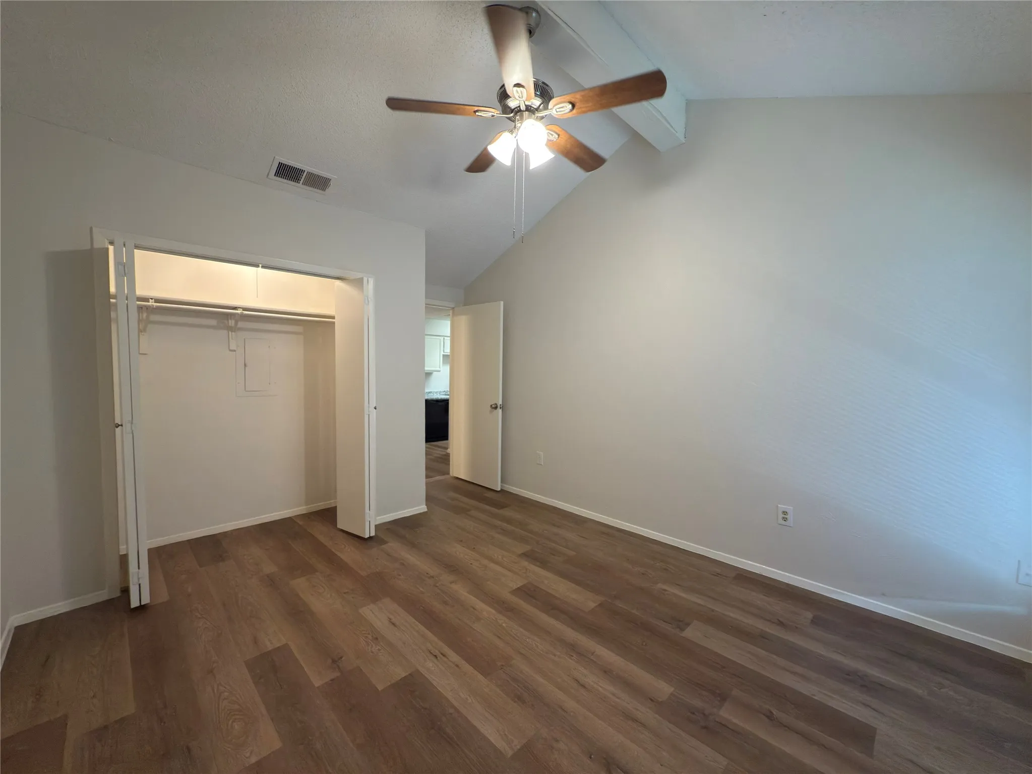 Condominium For Rent in Dallas County , 9696 Walnut Street 1917, Dallas, Texas 75243, 1 Bedroom, 1 Bathroom, Garage spaces, 730 Sqft, built in 1981, mls#21390470, Real Estate Agent in Dallas, Homes For Rent in Dallas county, Homes For Rent in Dallas, Realtor in Dallas Texas, Real Estate Brokerage Independent Realty Texas, Luminita Cordes Realtor