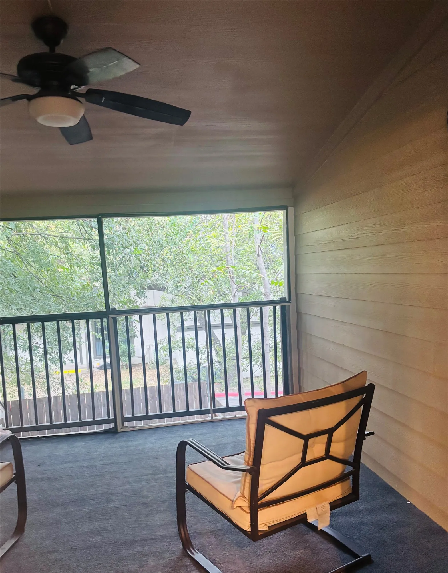 Condominium For Rent in Dallas County , 5815 Phoenix Drive 3A12, Dallas, Texas 75231, 2 Bedroom, 2 Bathroom, 2 Garage spaces, 1,175 Sqft, built in 1981, mls#21390478, Real Estate Agent in Dallas, Homes For Rent in Dallas county, Homes For Rent in Dallas, Realtor in Dallas Texas, Real Estate Brokerage Independent Realty Texas, Luminita Cordes Realtor