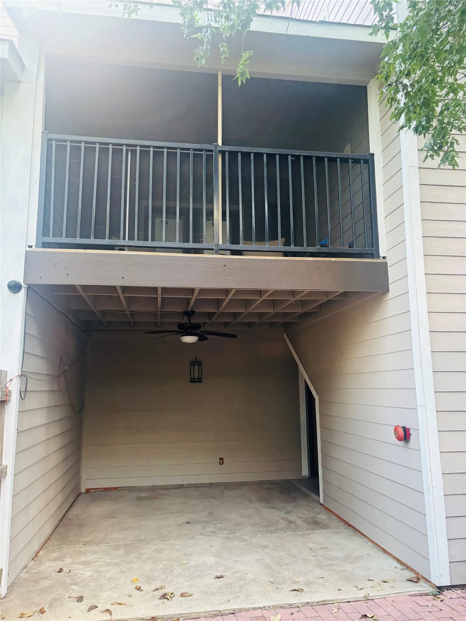 Condominium For Rent in Dallas County , 5815 Phoenix Drive 3A12, Dallas, Texas 75231, 2 Bedroom, 2 Bathroom, 2 Garage spaces, 1,175 Sqft, built in 1981, mls#21390478, Real Estate Agent in Dallas, Homes For Rent in Dallas county, Homes For Rent in Dallas, Realtor in Dallas Texas, Real Estate Brokerage Independent Realty Texas, Luminita Cordes Realtor