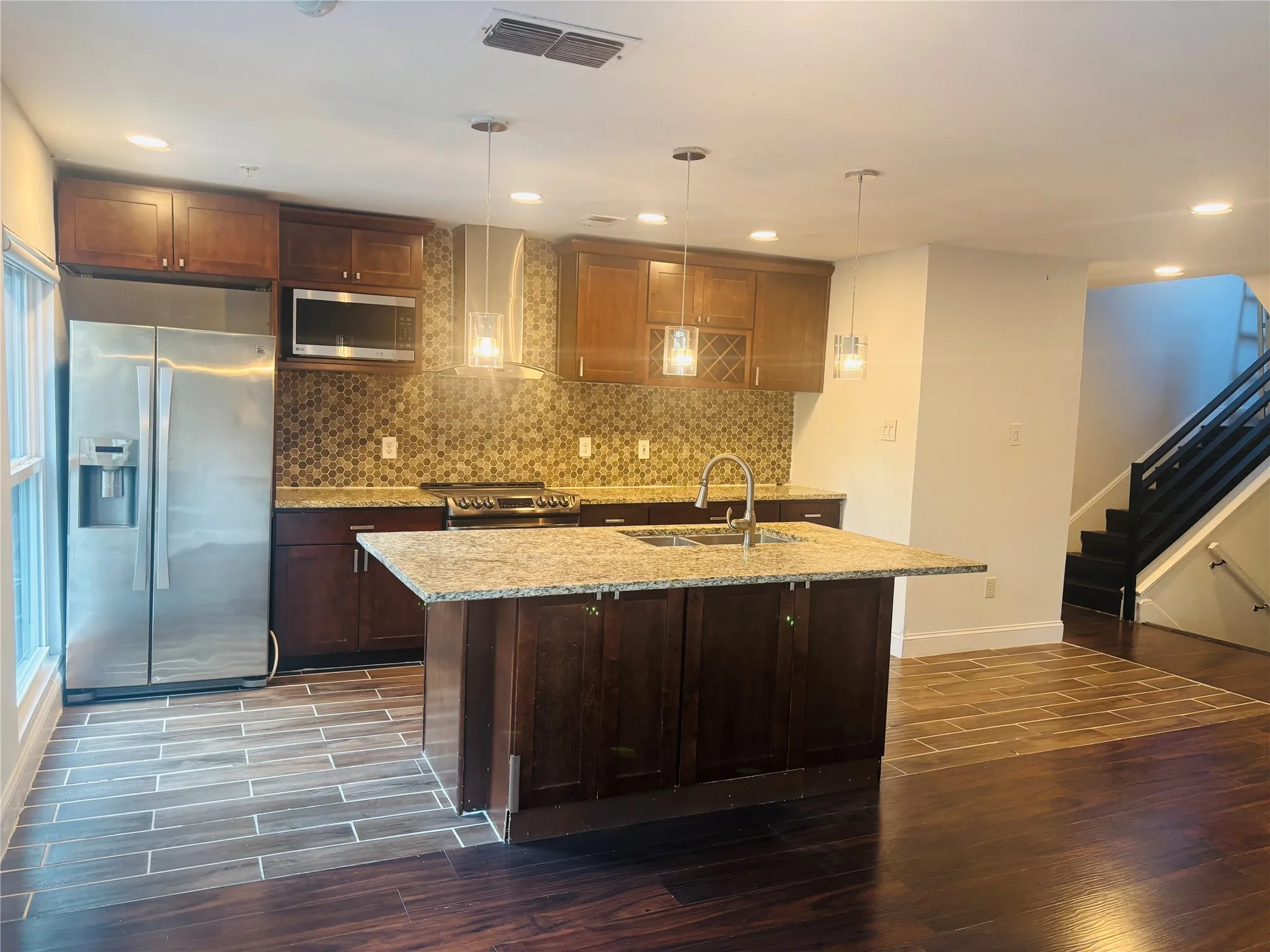 Condominium For Rent in Dallas County , 5815 Phoenix Drive 3A12, Dallas, Texas 75231, 2 Bedroom, 2 Bathroom, 2 Garage spaces, 1,175 Sqft, built in 1981, mls#21390478, Real Estate Agent in Dallas, Homes For Rent in Dallas county, Homes For Rent in Dallas, Realtor in Dallas Texas, Real Estate Brokerage Independent Realty Texas, Luminita Cordes Realtor