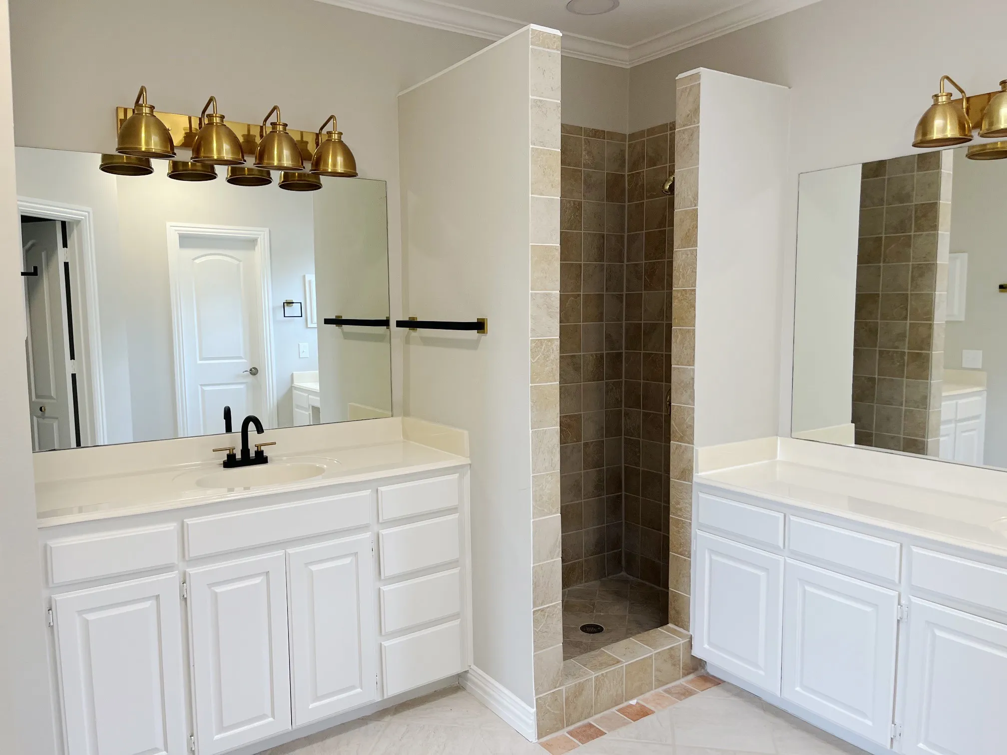 Single Family Residence For Sale in Denton County , 1621 Holly Place, Flower Mound, Texas 75022, 4 Bedroom, 2 Bathroom, Garage spaces, 2,634 Sqft, built in 1975, mls#21389838, Real Estate Agent in Flower Mound, Homes For Sale in Denton county, Homes For Sale in Flower Mound, Realtor in Flower Mound Texas, Real Estate Brokerage Independent Realty Texas, Luminita Cordes Realtor