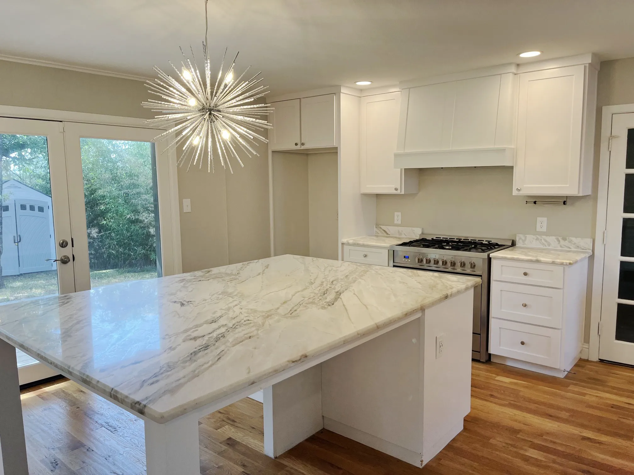 Single Family Residence For Sale in Denton County , 1621 Holly Place, Flower Mound, Texas 75022, 4 Bedroom, 2 Bathroom, Garage spaces, 2,634 Sqft, built in 1975, mls#21389838, Real Estate Agent in Flower Mound, Homes For Sale in Denton county, Homes For Sale in Flower Mound, Realtor in Flower Mound Texas, Real Estate Brokerage Independent Realty Texas, Luminita Cordes Realtor