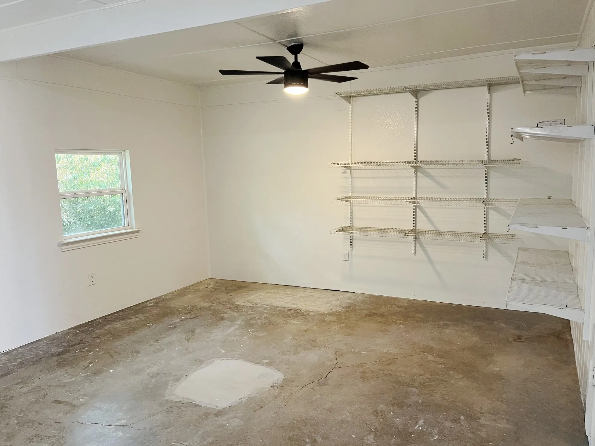 Single Family Residence For Sale in Denton County , 1621 Holly Place, Flower Mound, Texas 75022, 4 Bedroom, 2 Bathroom, Garage spaces, 2,634 Sqft, built in 1975, mls#21389838, Real Estate Agent in Flower Mound, Homes For Sale in Denton county, Homes For Sale in Flower Mound, Realtor in Flower Mound Texas, Real Estate Brokerage Independent Realty Texas, Luminita Cordes Realtor