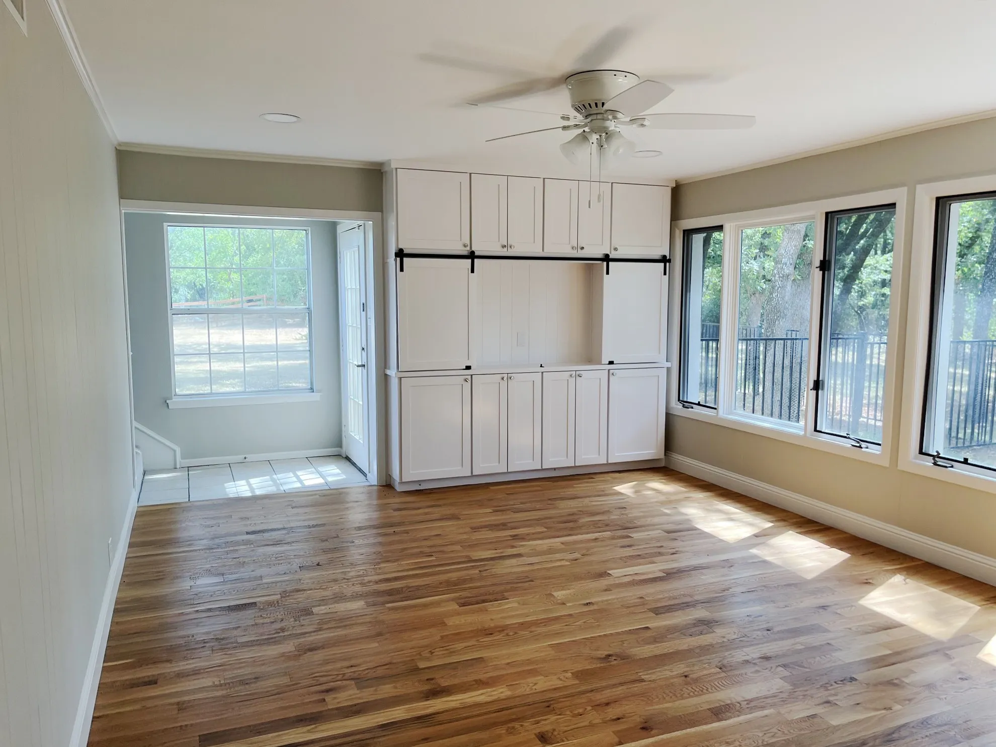 Single Family Residence For Sale in Denton County , 1621 Holly Place, Flower Mound, Texas 75022, 4 Bedroom, 2 Bathroom, Garage spaces, 2,634 Sqft, built in 1975, mls#21389838, Real Estate Agent in Flower Mound, Homes For Sale in Denton county, Homes For Sale in Flower Mound, Realtor in Flower Mound Texas, Real Estate Brokerage Independent Realty Texas, Luminita Cordes Realtor