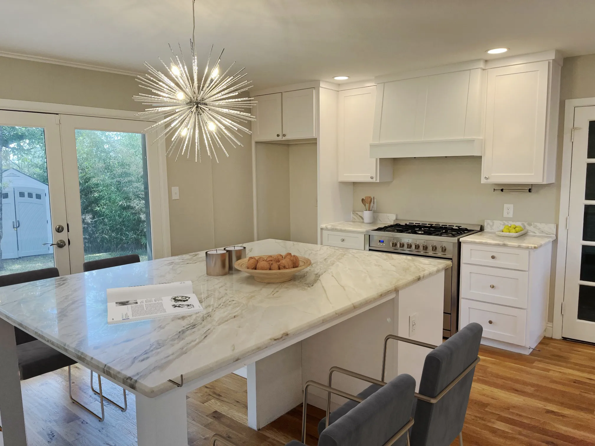 Single Family Residence For Sale in Denton County , 1621 Holly Place, Flower Mound, Texas 75022, 4 Bedroom, 2 Bathroom, Garage spaces, 2,634 Sqft, built in 1975, mls#21389838, Real Estate Agent in Flower Mound, Homes For Sale in Denton county, Homes For Sale in Flower Mound, Realtor in Flower Mound Texas, Real Estate Brokerage Independent Realty Texas, Luminita Cordes Realtor
