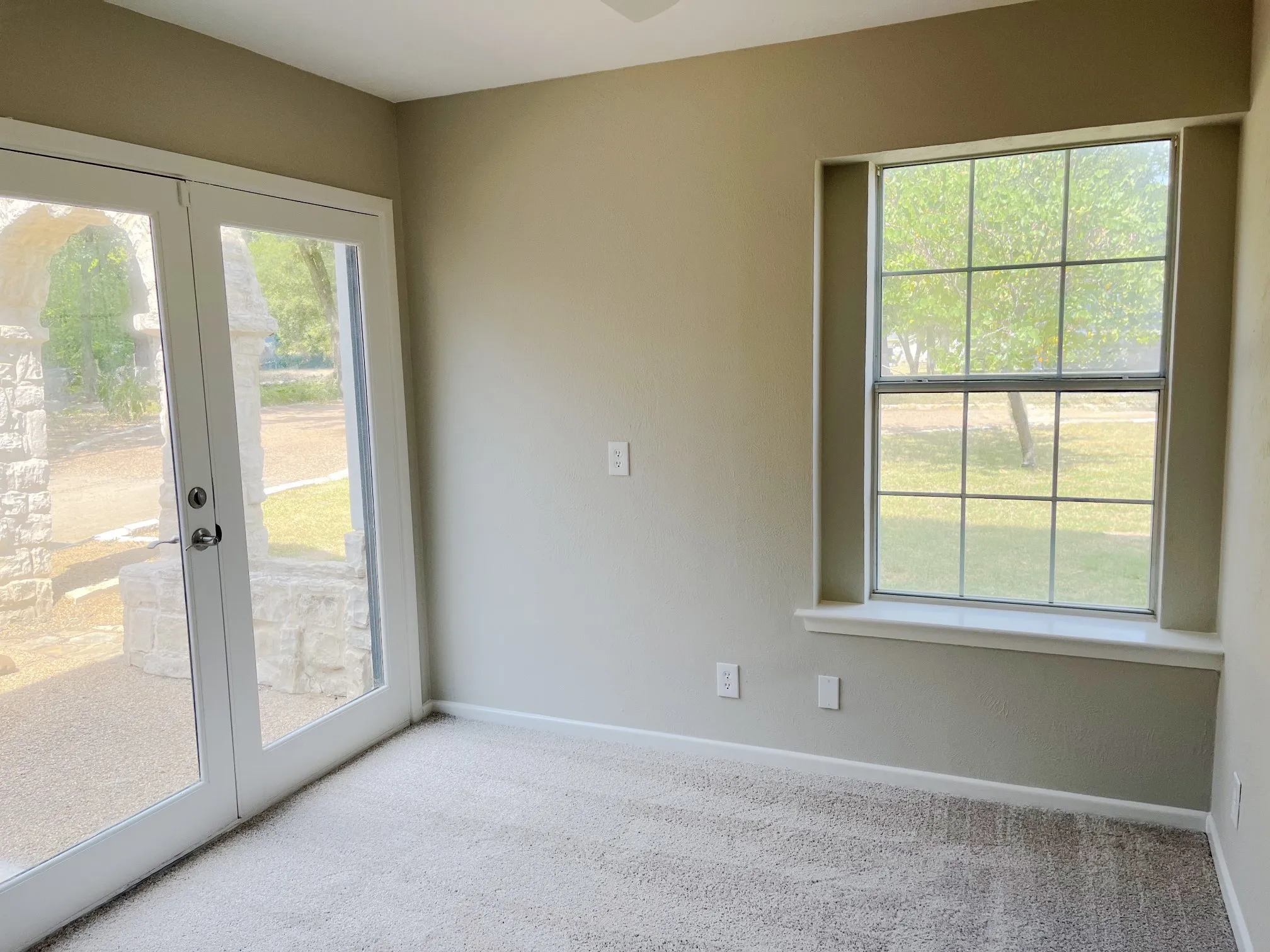 Single Family Residence For Sale in Denton County , 1621 Holly Place, Flower Mound, Texas 75022, 4 Bedroom, 2 Bathroom, Garage spaces, 2,634 Sqft, built in 1975, mls#21389838, Real Estate Agent in Flower Mound, Homes For Sale in Denton county, Homes For Sale in Flower Mound, Realtor in Flower Mound Texas, Real Estate Brokerage Independent Realty Texas, Luminita Cordes Realtor