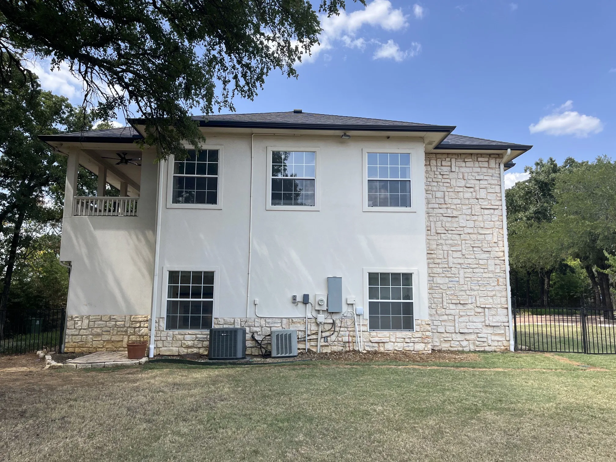 Single Family Residence For Sale in Denton County , 1621 Holly Place, Flower Mound, Texas 75022, 4 Bedroom, 2 Bathroom, Garage spaces, 2,634 Sqft, built in 1975, mls#21389838, Real Estate Agent in Flower Mound, Homes For Sale in Denton county, Homes For Sale in Flower Mound, Realtor in Flower Mound Texas, Real Estate Brokerage Independent Realty Texas, Luminita Cordes Realtor