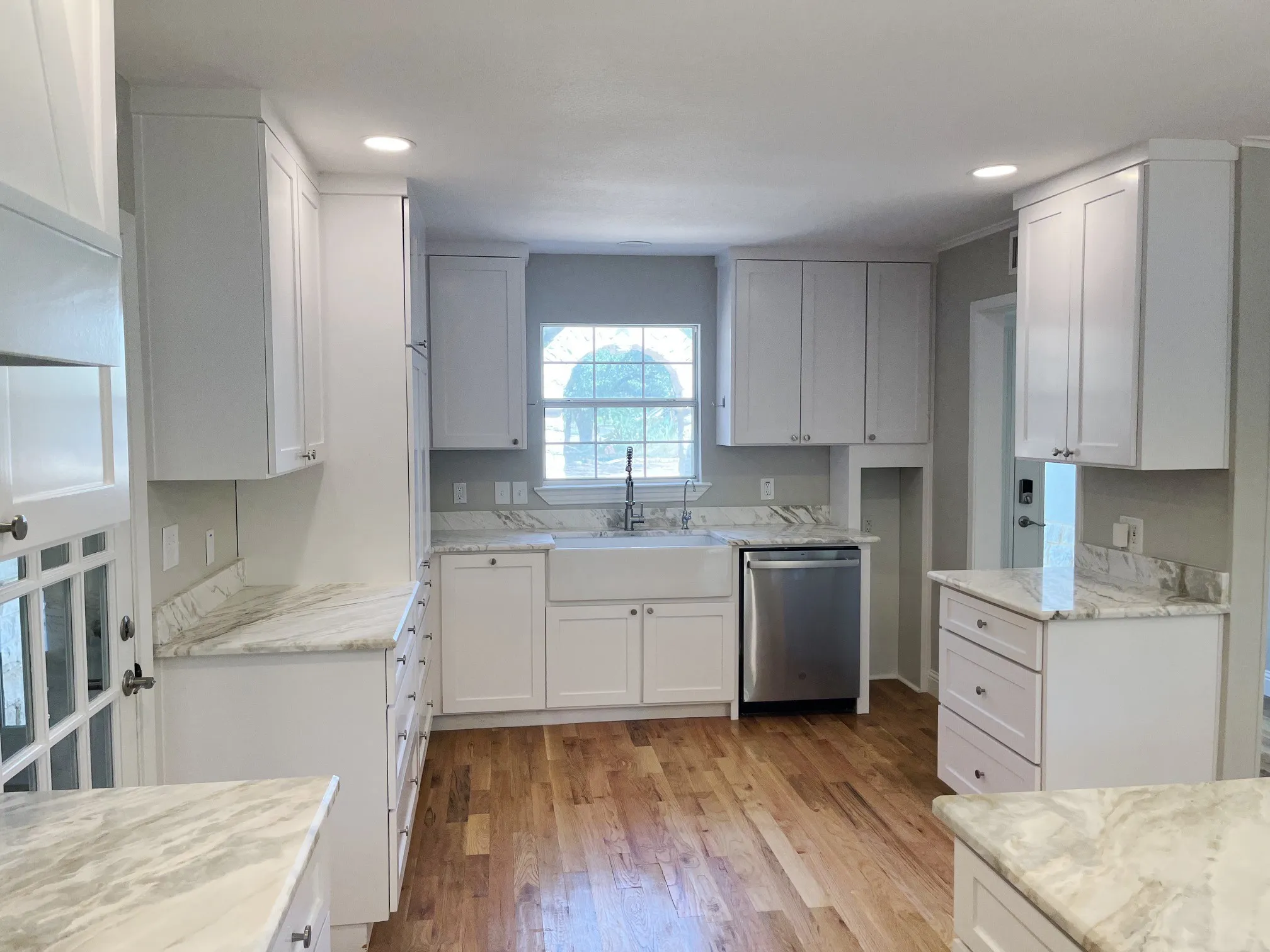 Single Family Residence For Sale in Denton County , 1621 Holly Place, Flower Mound, Texas 75022, 4 Bedroom, 2 Bathroom, Garage spaces, 2,634 Sqft, built in 1975, mls#21389838, Real Estate Agent in Flower Mound, Homes For Sale in Denton county, Homes For Sale in Flower Mound, Realtor in Flower Mound Texas, Real Estate Brokerage Independent Realty Texas, Luminita Cordes Realtor