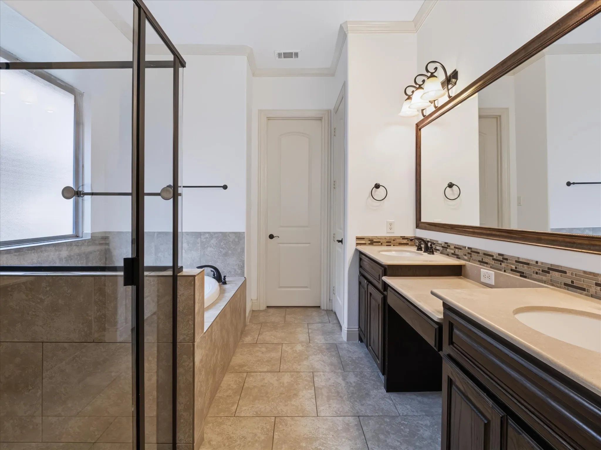 Single Family Residence For Rent in Tarrant County , 4720 Trevor Trail, Grapevine, Texas 76051, 4 Bedroom, 3 Bathroom, 2 Garage spaces, 2,946 Sqft, built in 2012, mls#21390242, Real Estate Agent in Grapevine, Homes For Rent in Tarrant county, Homes For Rent in Grapevine, Realtor in Grapevine Texas, Real Estate Brokerage Independent Realty Texas, Luminita Cordes Realtor
