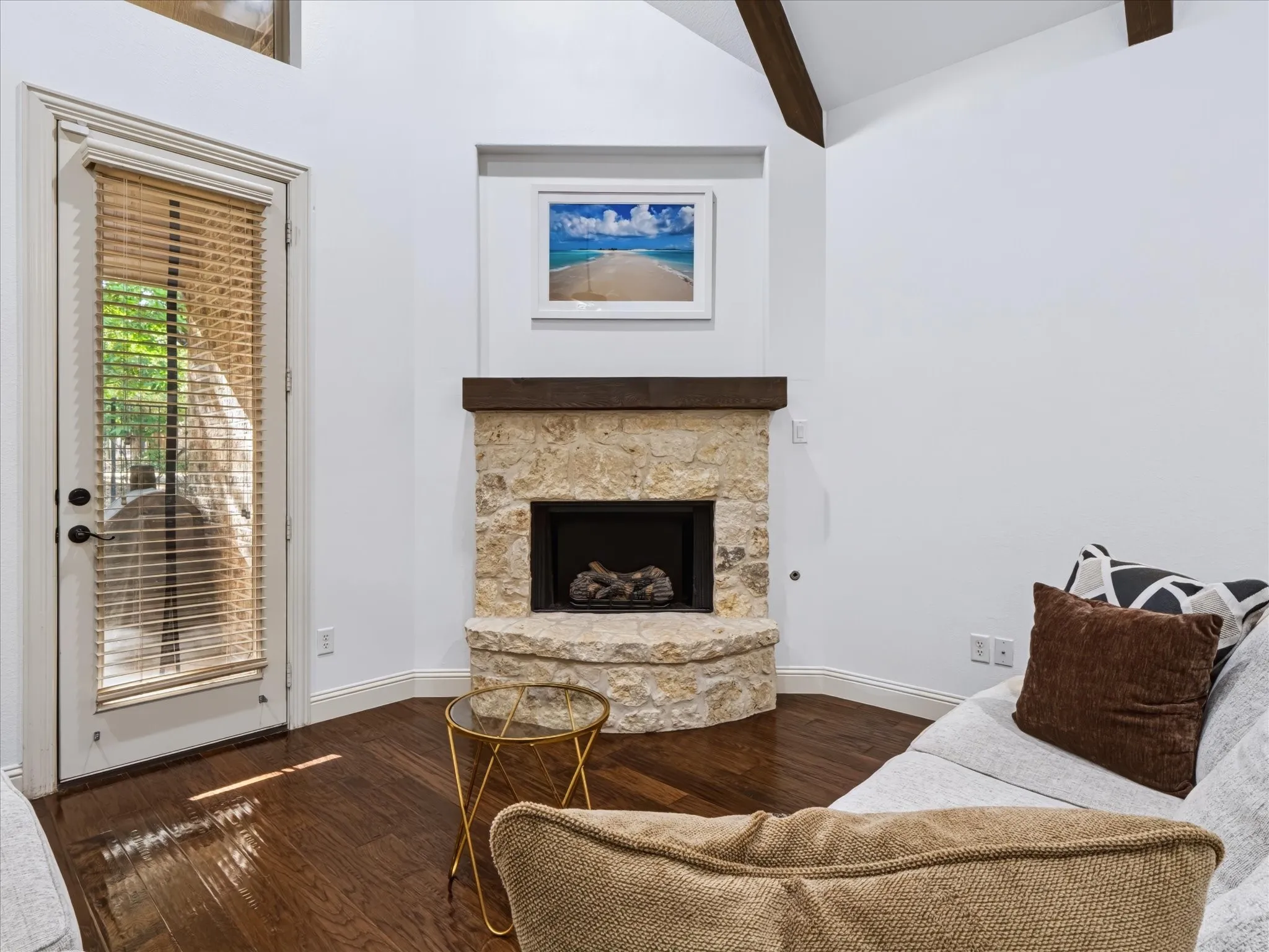 Single Family Residence For Rent in Tarrant County , 4720 Trevor Trail, Grapevine, Texas 76051, 4 Bedroom, 3 Bathroom, 2 Garage spaces, 2,946 Sqft, built in 2012, mls#21390242, Real Estate Agent in Grapevine, Homes For Rent in Tarrant county, Homes For Rent in Grapevine, Realtor in Grapevine Texas, Real Estate Brokerage Independent Realty Texas, Luminita Cordes Realtor