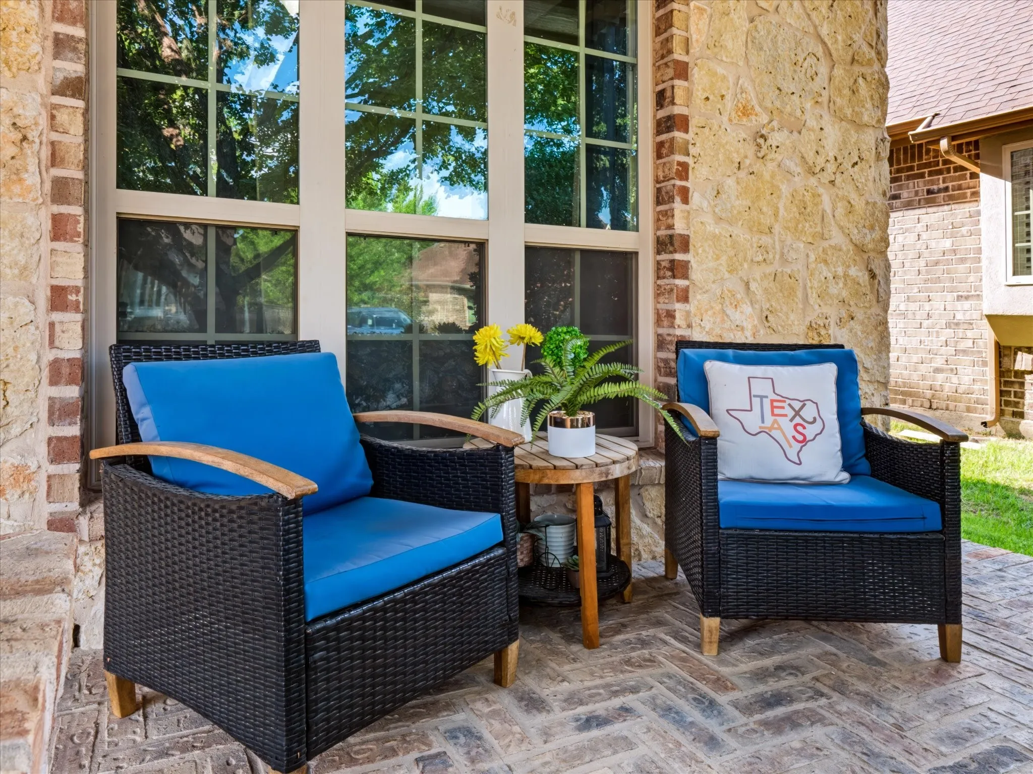 Single Family Residence For Rent in Tarrant County , 4720 Trevor Trail, Grapevine, Texas 76051, 4 Bedroom, 3 Bathroom, 2 Garage spaces, 2,946 Sqft, built in 2012, mls#21390242, Real Estate Agent in Grapevine, Homes For Rent in Tarrant county, Homes For Rent in Grapevine, Realtor in Grapevine Texas, Real Estate Brokerage Independent Realty Texas, Luminita Cordes Realtor