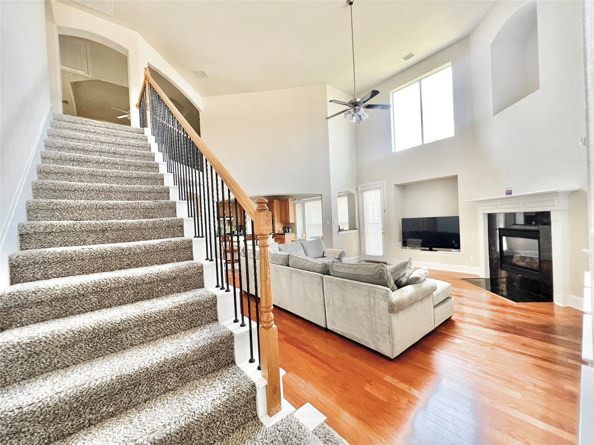 Single Family Residence For Rent in Dallas County , 10404 OFFSHORE Drive, Irving, Texas 75063, 4 Bedroom, 4 Bathroom, 2 Garage spaces, 3,345 Sqft, built in 2007, mls#21390416, Real Estate Agent in Irving, Homes For Rent in Dallas county, Homes For Rent in Irving, Realtor in Irving Texas, Real Estate Brokerage Independent Realty Texas, Luminita Cordes Realtor