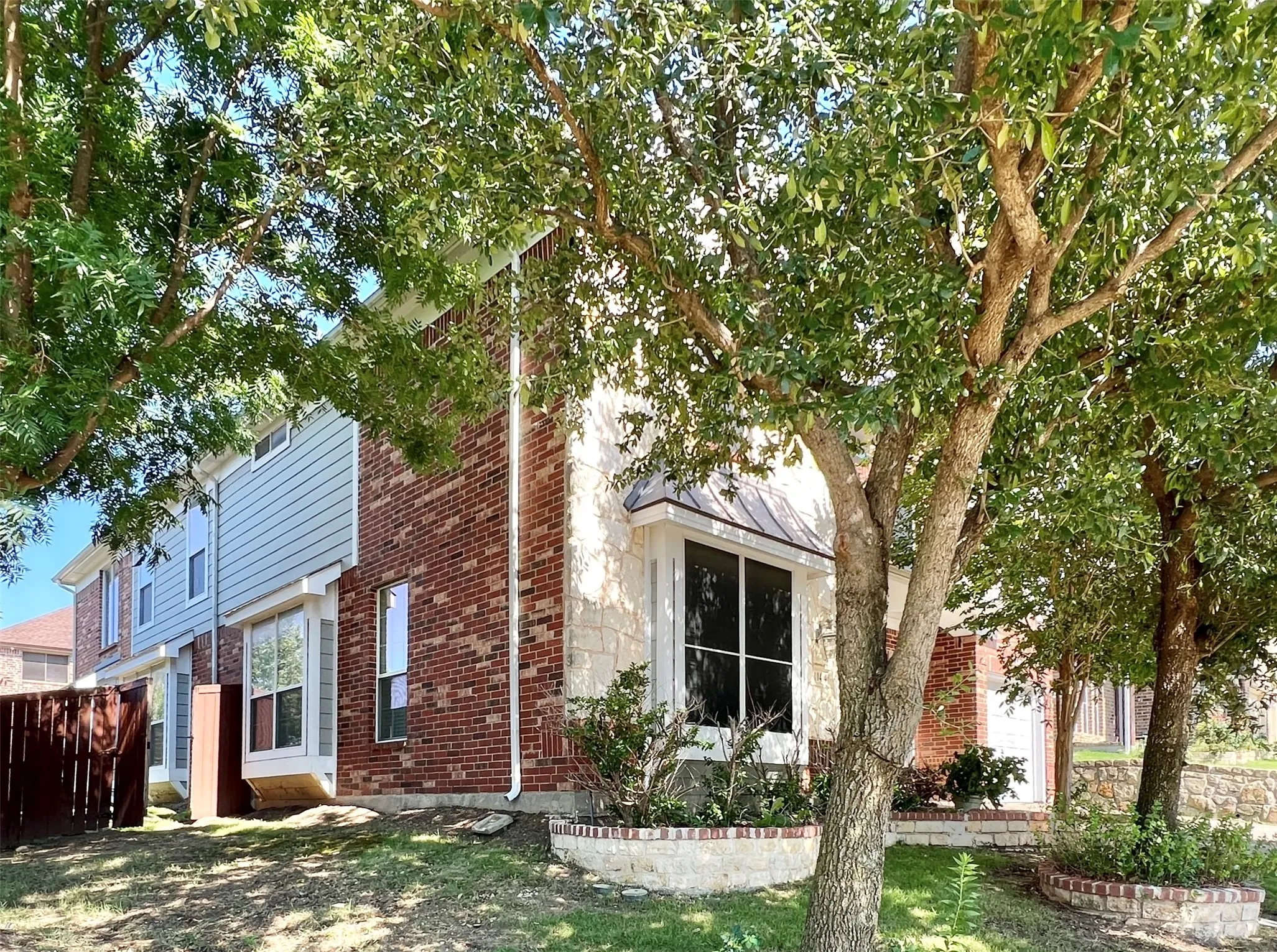 Single Family Residence For Rent in Dallas County , 10404 OFFSHORE Drive, Irving, Texas 75063, 4 Bedroom, 4 Bathroom, 2 Garage spaces, 3,345 Sqft, built in 2007, mls#21390416, Real Estate Agent in Irving, Homes For Rent in Dallas county, Homes For Rent in Irving, Realtor in Irving Texas, Real Estate Brokerage Independent Realty Texas, Luminita Cordes Realtor