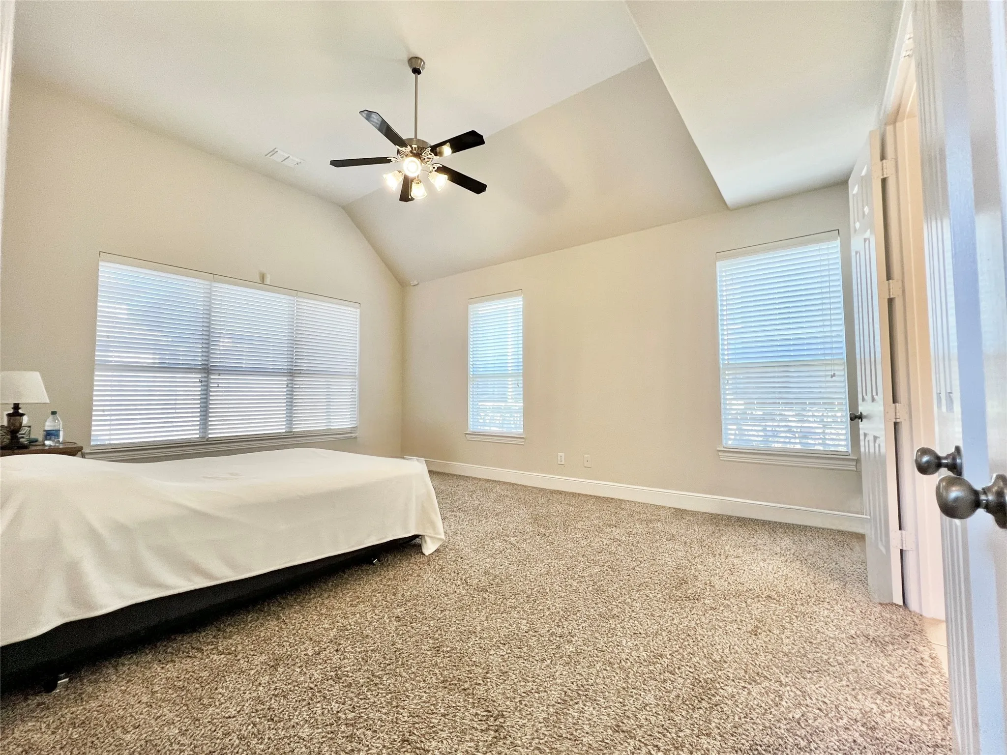 Single Family Residence For Rent in Dallas County , 10404 OFFSHORE Drive, Irving, Texas 75063, 4 Bedroom, 4 Bathroom, 2 Garage spaces, 3,345 Sqft, built in 2007, mls#21390416, Real Estate Agent in Irving, Homes For Rent in Dallas county, Homes For Rent in Irving, Realtor in Irving Texas, Real Estate Brokerage Independent Realty Texas, Luminita Cordes Realtor