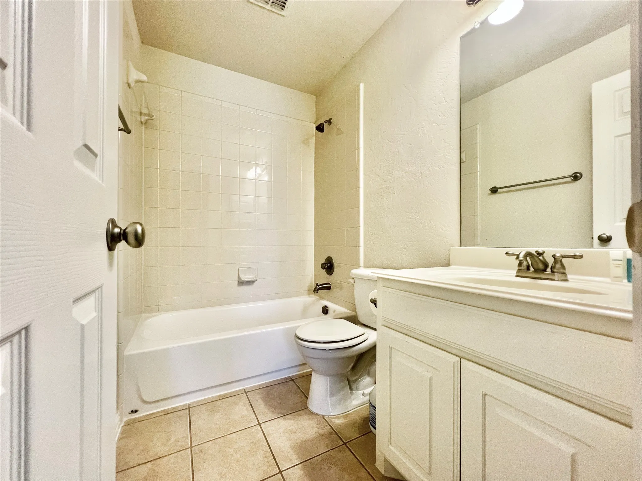 Private bathroom for Bedroom #4