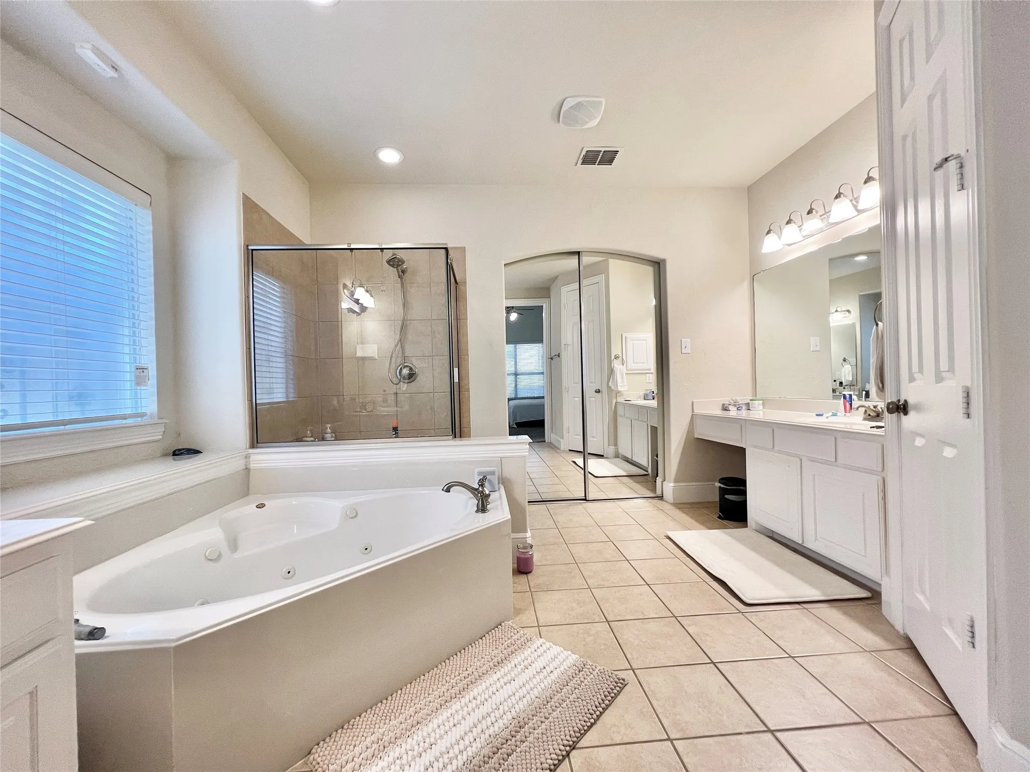 Single Family Residence For Rent in Dallas County , 10404 OFFSHORE Drive, Irving, Texas 75063, 4 Bedroom, 4 Bathroom, 2 Garage spaces, 3,345 Sqft, built in 2007, mls#21390416, Real Estate Agent in Irving, Homes For Rent in Dallas county, Homes For Rent in Irving, Realtor in Irving Texas, Real Estate Brokerage Independent Realty Texas, Luminita Cordes Realtor