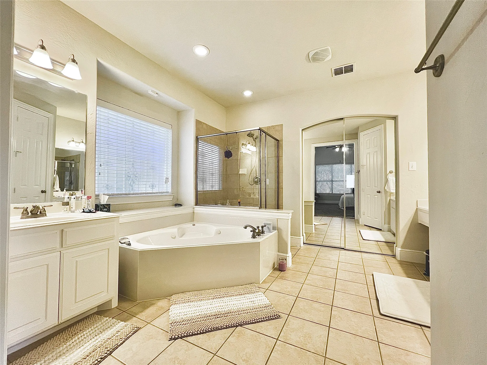 Single Family Residence For Rent in Dallas County , 10404 OFFSHORE Drive, Irving, Texas 75063, 4 Bedroom, 4 Bathroom, 2 Garage spaces, 3,345 Sqft, built in 2007, mls#21390416, Real Estate Agent in Irving, Homes For Rent in Dallas county, Homes For Rent in Irving, Realtor in Irving Texas, Real Estate Brokerage Independent Realty Texas, Luminita Cordes Realtor