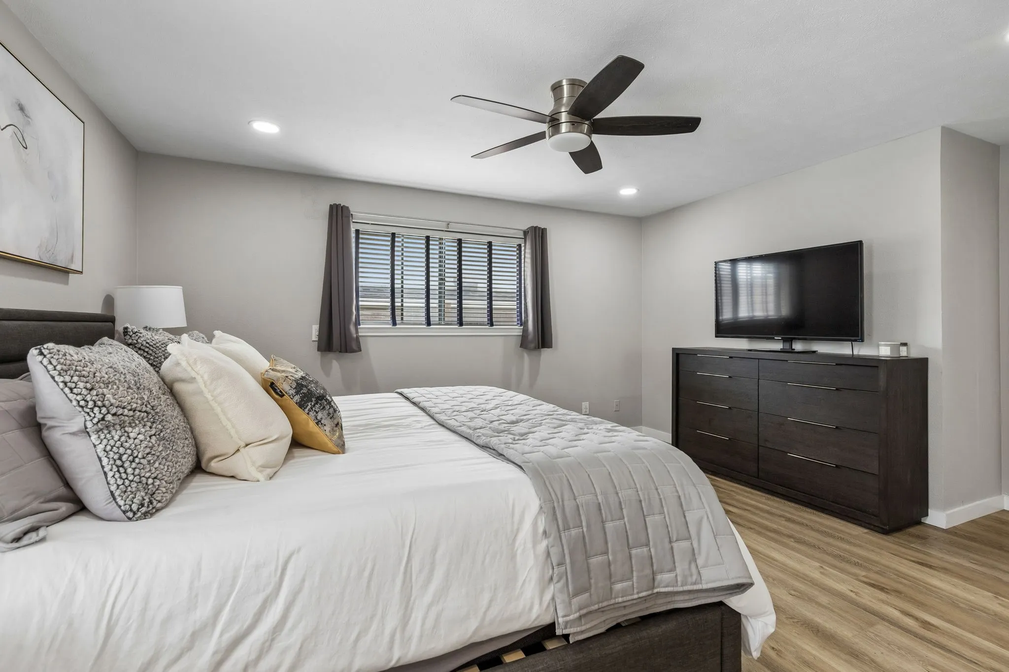 Single Family Residence For Sale in Collin County , 304 Meadowlark Drive, Richardson, Texas 75080, 4 Bedroom, 3 Bathroom, 2 Garage spaces, 2,192 Sqft, built in 1970, mls#21389176, Real Estate Agent in Richardson, Homes For Sale in Collin county, Homes For Sale in Richardson, Realtor in Richardson Texas, Real Estate Brokerage Independent Realty Texas, Luminita Cordes Realtor