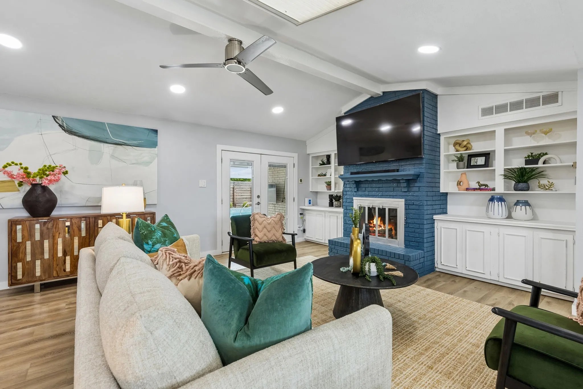 Single Family Residence For Sale in Collin County , 304 Meadowlark Drive, Richardson, Texas 75080, 4 Bedroom, 3 Bathroom, 2 Garage spaces, 2,192 Sqft, built in 1970, mls#21389176, Real Estate Agent in Richardson, Homes For Sale in Collin county, Homes For Sale in Richardson, Realtor in Richardson Texas, Real Estate Brokerage Independent Realty Texas, Luminita Cordes Realtor