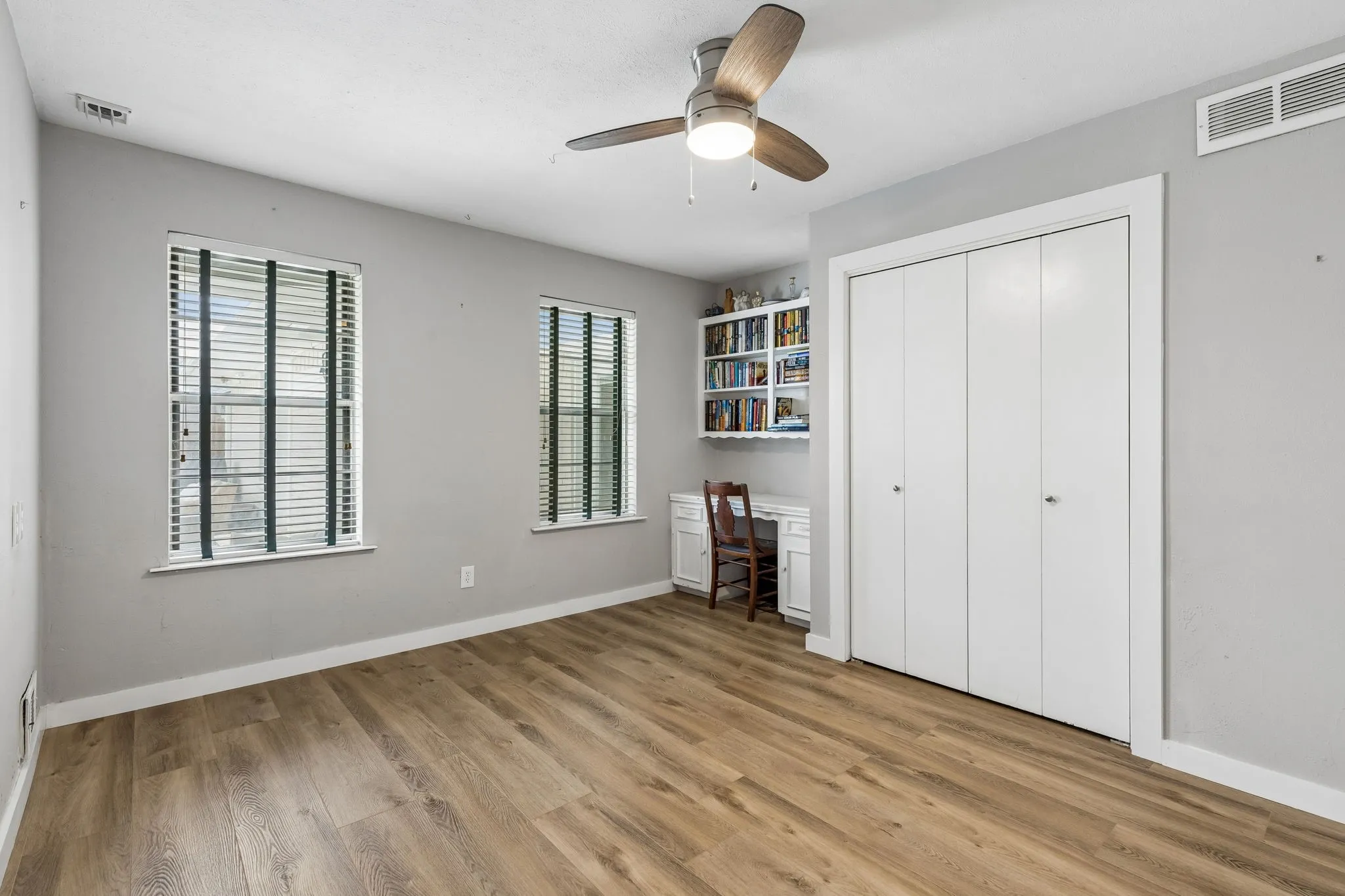 Single Family Residence For Sale in Collin County , 304 Meadowlark Drive, Richardson, Texas 75080, 4 Bedroom, 3 Bathroom, 2 Garage spaces, 2,192 Sqft, built in 1970, mls#21389176, Real Estate Agent in Richardson, Homes For Sale in Collin county, Homes For Sale in Richardson, Realtor in Richardson Texas, Real Estate Brokerage Independent Realty Texas, Luminita Cordes Realtor