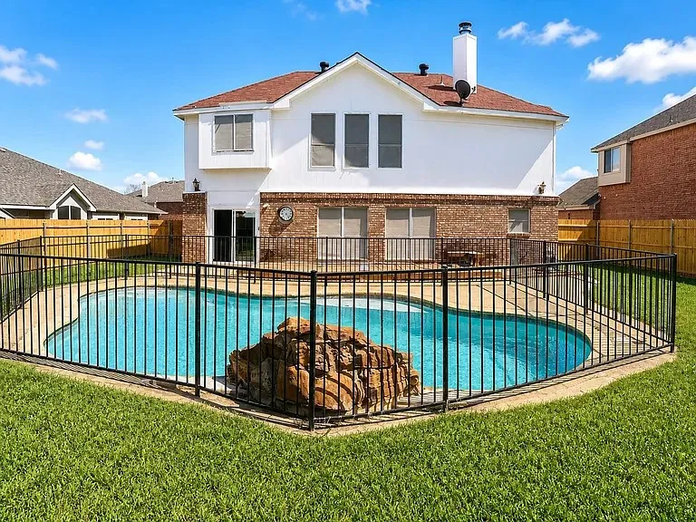 Single Family Residence For Rent in Tarrant County , 5709 Parkwood Trail, Haltom City, Texas 76137, 4 Bedroom, 3 Bathroom, 2 Garage spaces, 3,120 Sqft, built in 2001, mls#21388442, Real Estate Agent in Haltom City, Homes For Rent in Tarrant county, Homes For Rent in Haltom City, Realtor in Haltom City Texas, Real Estate Brokerage Independent Realty Texas, Luminita Cordes Realtor