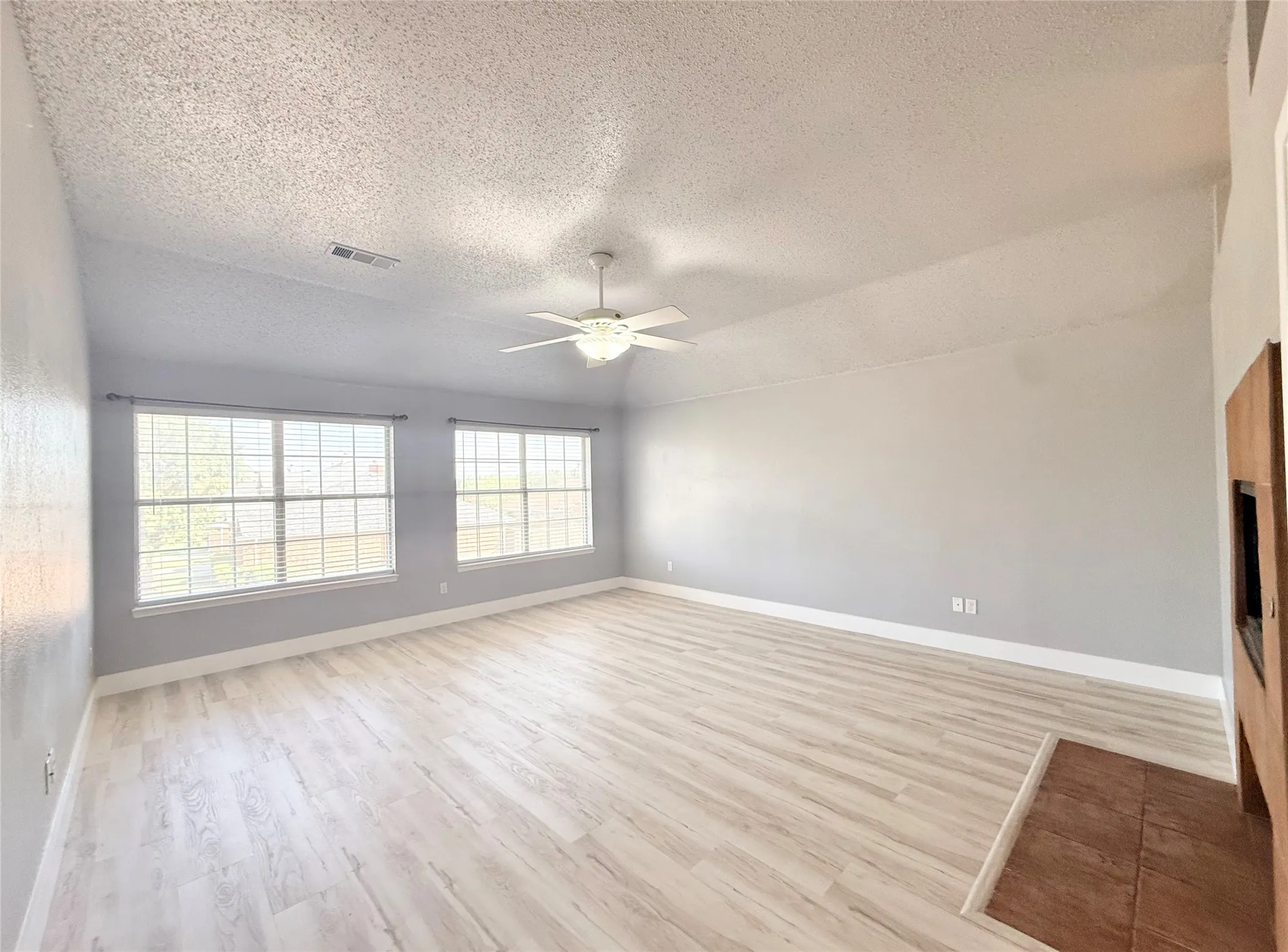 Single Family Residence For Rent in Tarrant County , 5709 Parkwood Trail, Haltom City, Texas 76137, 4 Bedroom, 3 Bathroom, 2 Garage spaces, 3,120 Sqft, built in 2001, mls#21388442, Real Estate Agent in Haltom City, Homes For Rent in Tarrant county, Homes For Rent in Haltom City, Realtor in Haltom City Texas, Real Estate Brokerage Independent Realty Texas, Luminita Cordes Realtor