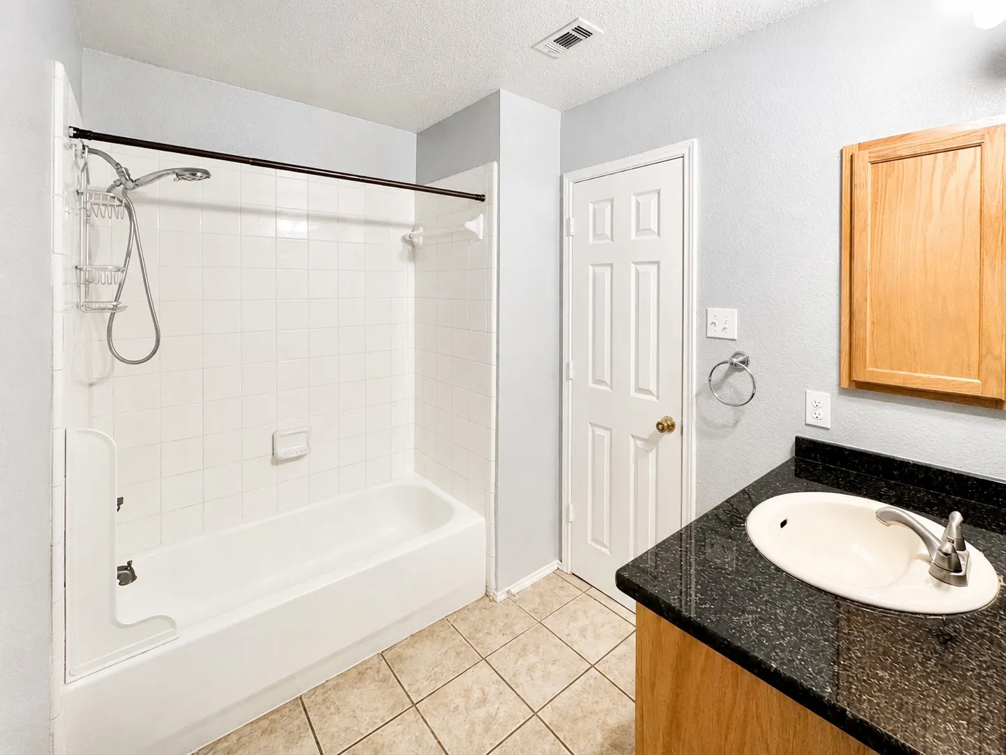 Single Family Residence For Rent in Tarrant County , 5709 Parkwood Trail, Haltom City, Texas 76137, 4 Bedroom, 3 Bathroom, 2 Garage spaces, 3,120 Sqft, built in 2001, mls#21388442, Real Estate Agent in Haltom City, Homes For Rent in Tarrant county, Homes For Rent in Haltom City, Realtor in Haltom City Texas, Real Estate Brokerage Independent Realty Texas, Luminita Cordes Realtor
