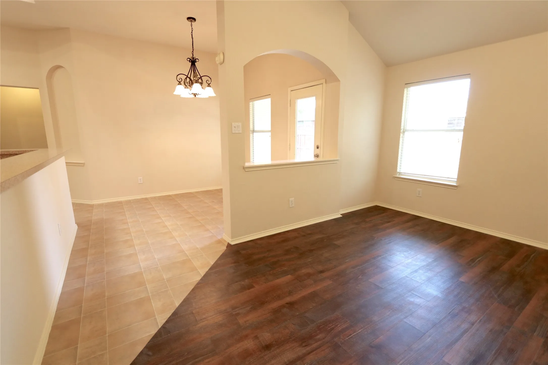 Single Family Residence For Sale in Denton County , 1000 Warbler Lane, Aubrey, Texas 76227, 4 Bedroom, 2 Bathroom, 2 Garage spaces, 2,060 Sqft, built in 2003, mls#21390435, Real Estate Agent in Aubrey, Homes For Sale in Denton county, Homes For Sale in Aubrey, Realtor in Aubrey Texas, Real Estate Brokerage Independent Realty Texas, Luminita Cordes Realtor