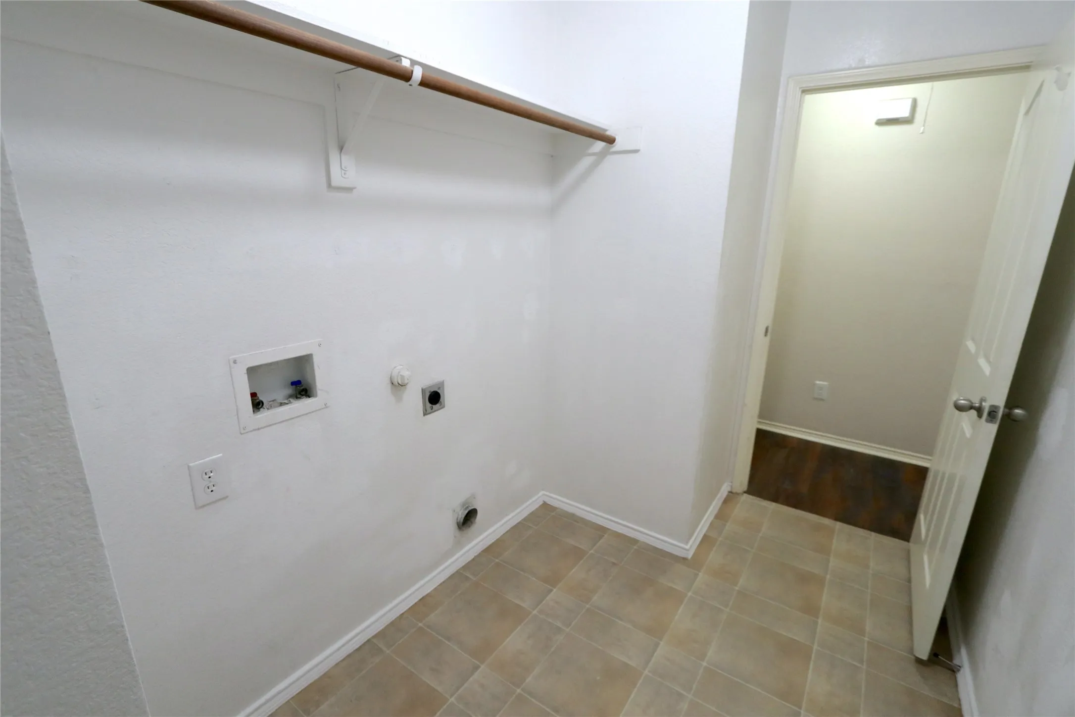 Single Family Residence For Sale in Denton County , 1000 Warbler Lane, Aubrey, Texas 76227, 4 Bedroom, 2 Bathroom, 2 Garage spaces, 2,060 Sqft, built in 2003, mls#21390435, Real Estate Agent in Aubrey, Homes For Sale in Denton county, Homes For Sale in Aubrey, Realtor in Aubrey Texas, Real Estate Brokerage Independent Realty Texas, Luminita Cordes Realtor