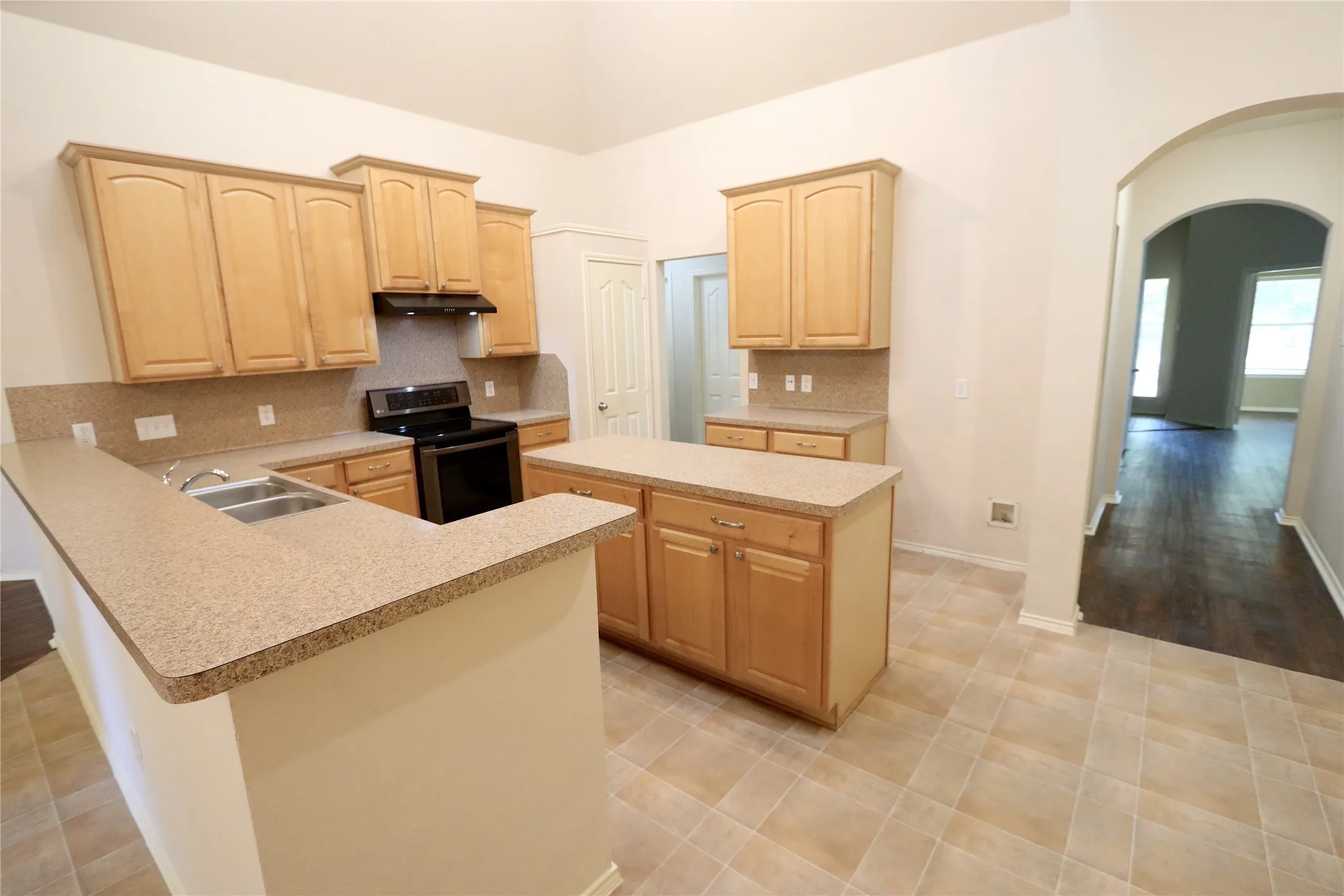 Single Family Residence For Sale in Denton County , 1000 Warbler Lane, Aubrey, Texas 76227, 4 Bedroom, 2 Bathroom, 2 Garage spaces, 2,060 Sqft, built in 2003, mls#21390435, Real Estate Agent in Aubrey, Homes For Sale in Denton county, Homes For Sale in Aubrey, Realtor in Aubrey Texas, Real Estate Brokerage Independent Realty Texas, Luminita Cordes Realtor