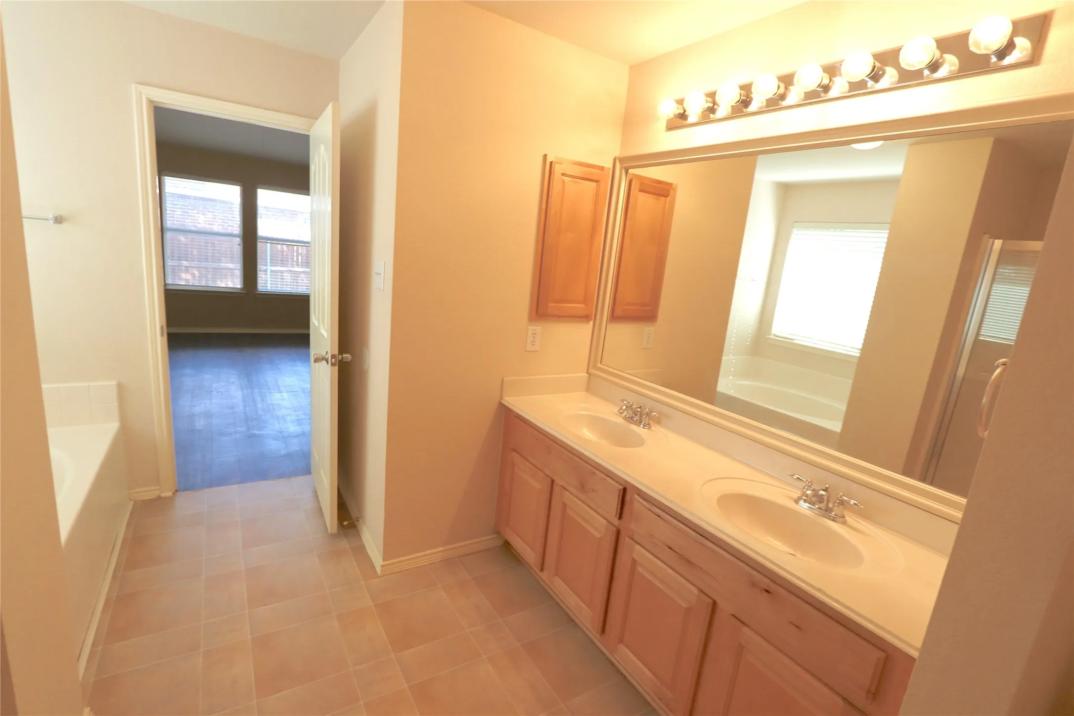 Single Family Residence For Sale in Denton County , 1000 Warbler Lane, Aubrey, Texas 76227, 4 Bedroom, 2 Bathroom, 2 Garage spaces, 2,060 Sqft, built in 2003, mls#21390435, Real Estate Agent in Aubrey, Homes For Sale in Denton county, Homes For Sale in Aubrey, Realtor in Aubrey Texas, Real Estate Brokerage Independent Realty Texas, Luminita Cordes Realtor