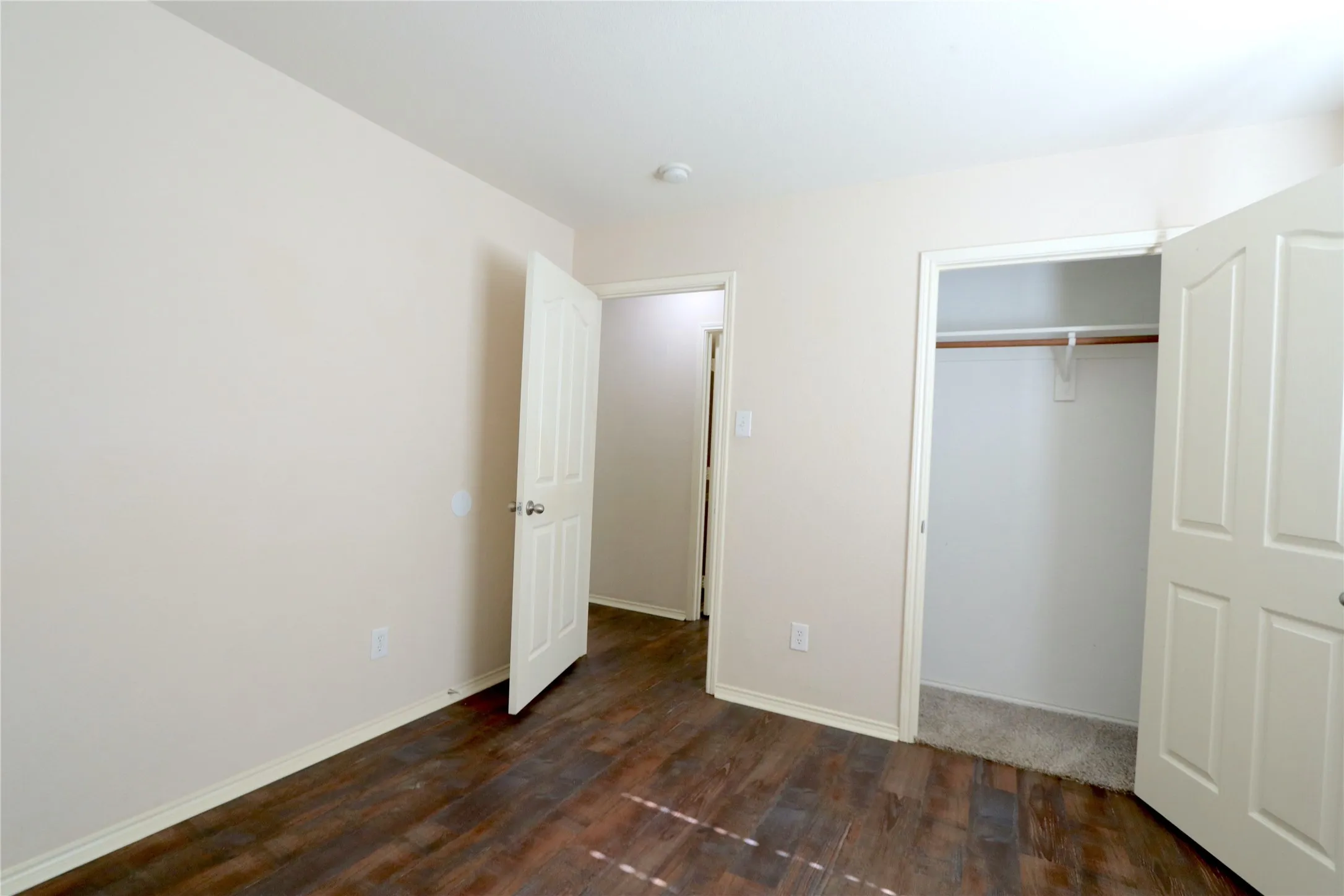 Single Family Residence For Sale in Denton County , 1000 Warbler Lane, Aubrey, Texas 76227, 4 Bedroom, 2 Bathroom, 2 Garage spaces, 2,060 Sqft, built in 2003, mls#21390435, Real Estate Agent in Aubrey, Homes For Sale in Denton county, Homes For Sale in Aubrey, Realtor in Aubrey Texas, Real Estate Brokerage Independent Realty Texas, Luminita Cordes Realtor