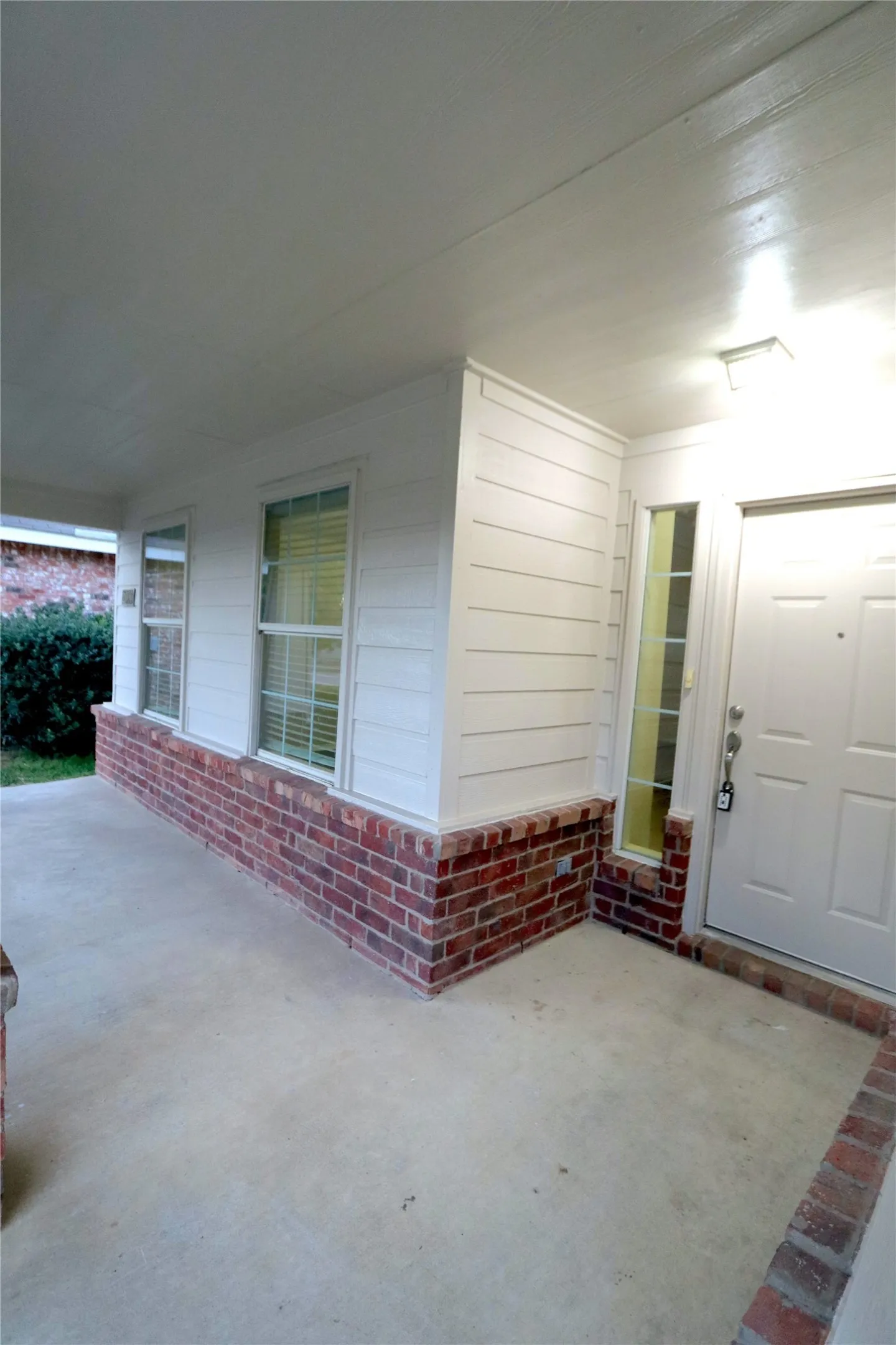 Single Family Residence For Sale in Denton County , 1000 Warbler Lane, Aubrey, Texas 76227, 4 Bedroom, 2 Bathroom, 2 Garage spaces, 2,060 Sqft, built in 2003, mls#21390435, Real Estate Agent in Aubrey, Homes For Sale in Denton county, Homes For Sale in Aubrey, Realtor in Aubrey Texas, Real Estate Brokerage Independent Realty Texas, Luminita Cordes Realtor